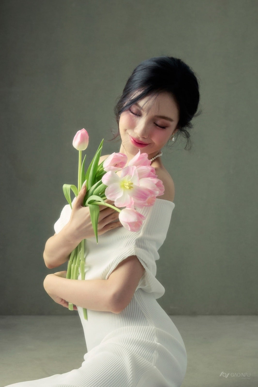 Cá nhân Tulip Rose — 포트레이트 (góc 29)