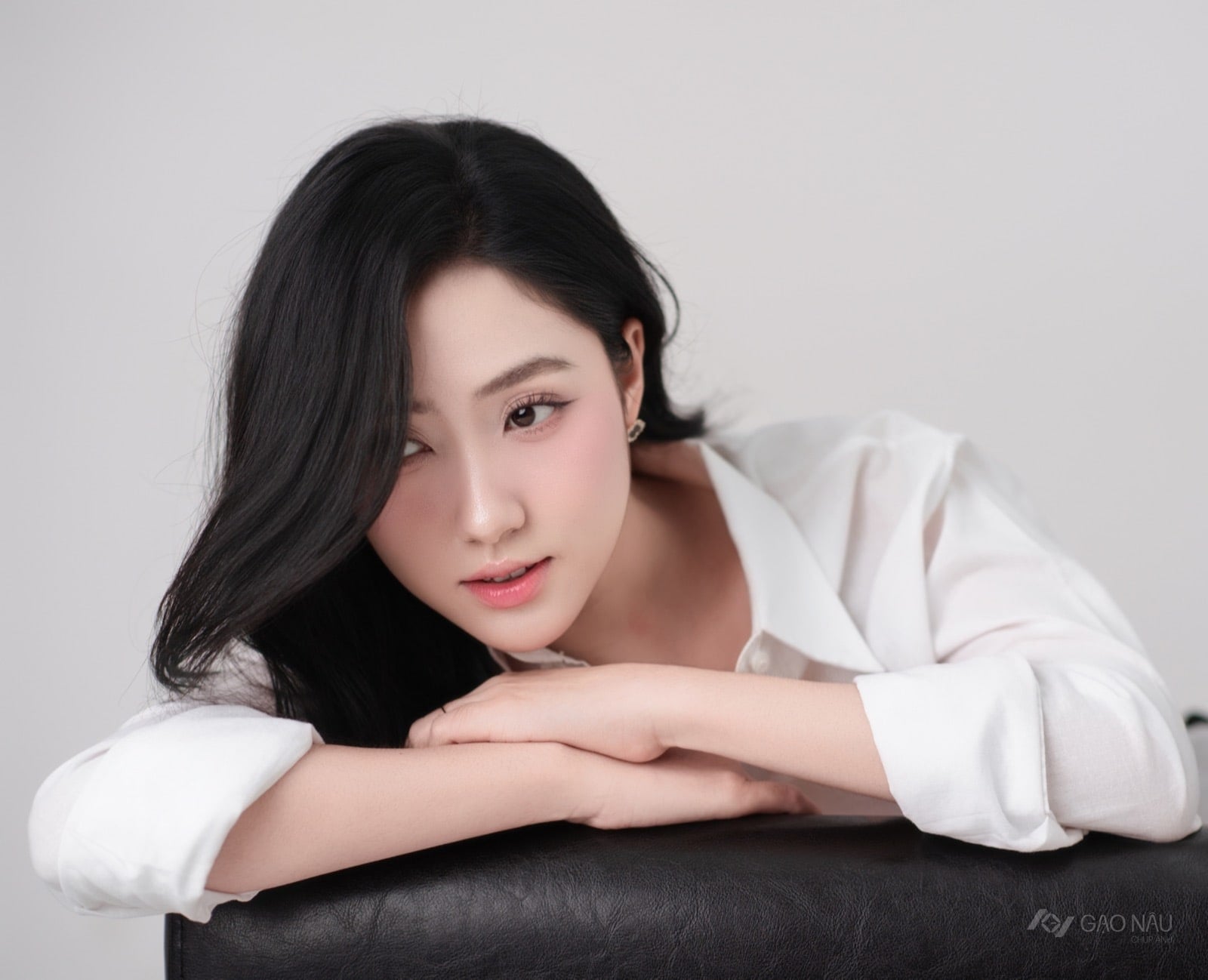 Cá nhân White Essence — Chân dung (góc 27)
