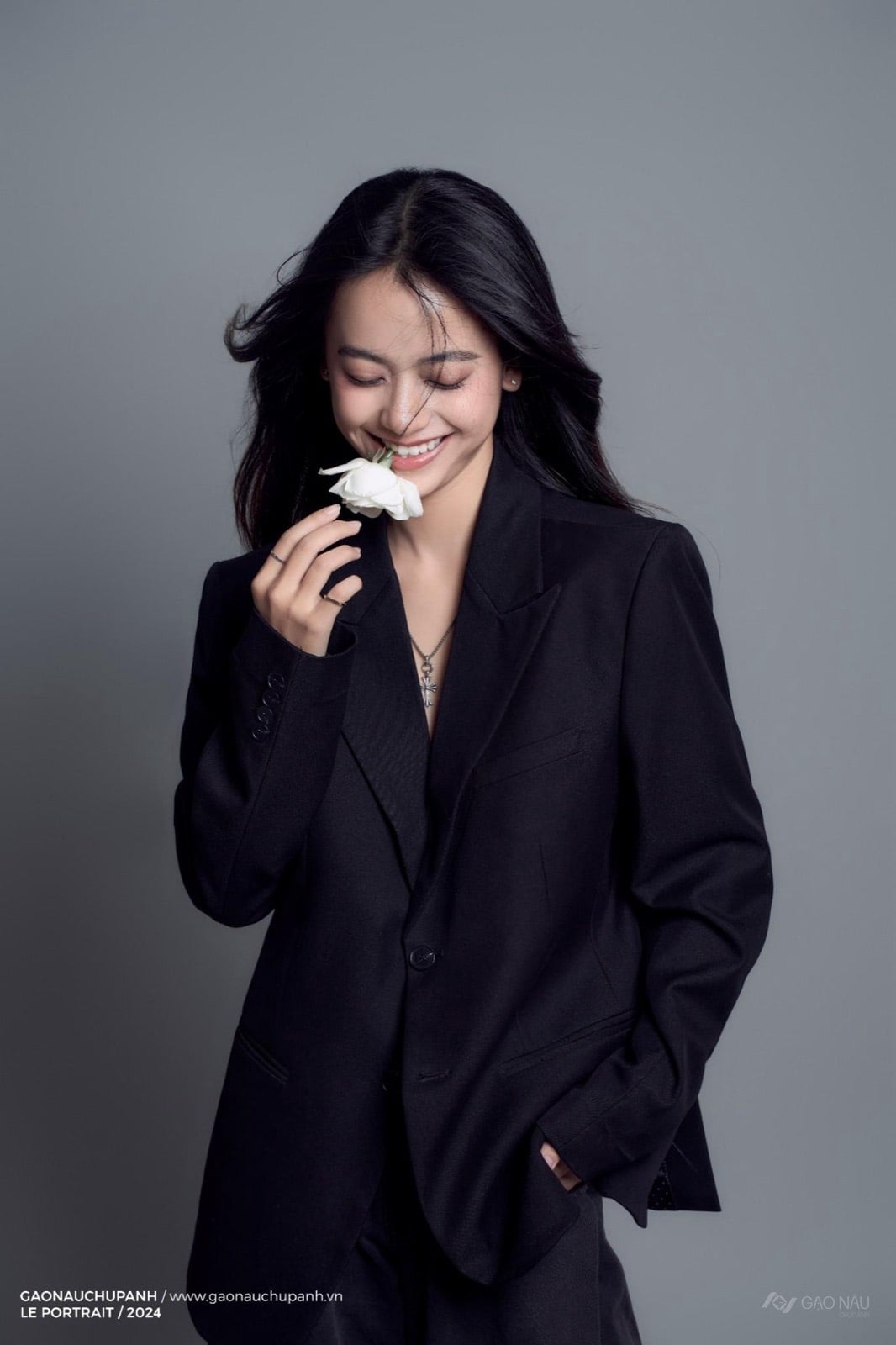 CHÂN DUNG VEST — Chân dung