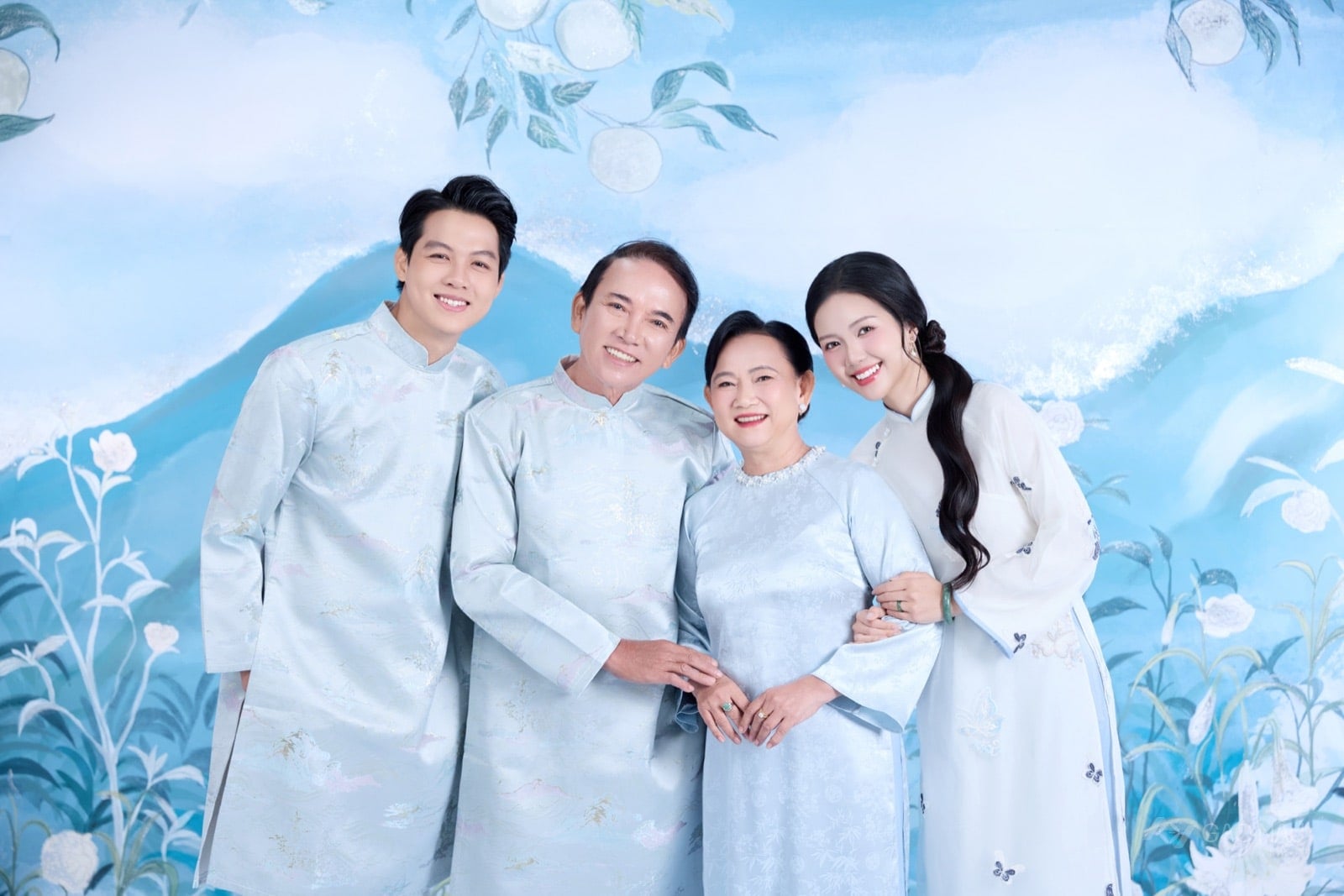 Gia Đình Tết Lụa Là — Gia đình (góc 11)