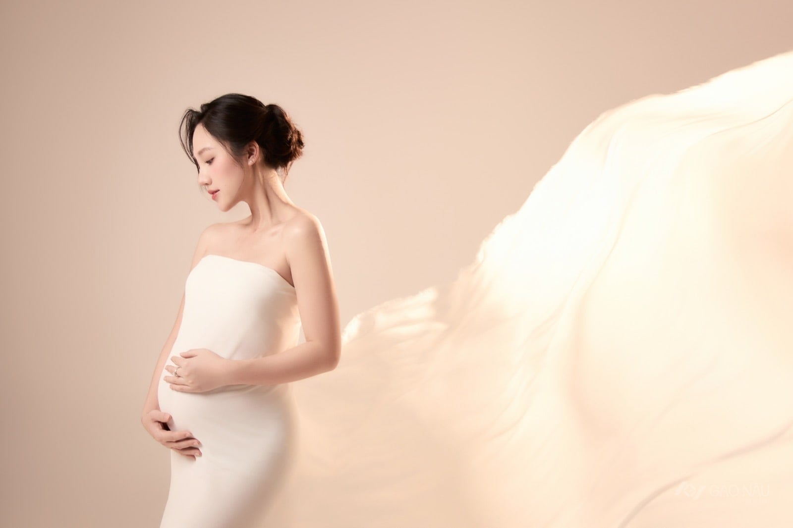 Bầu Voan — Mẹ và con (góc 4)