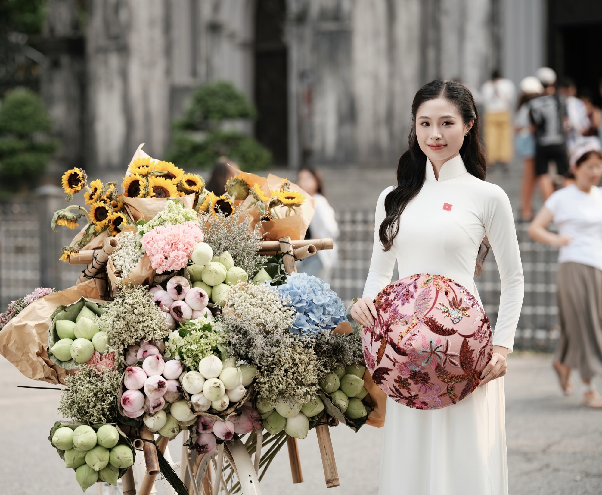 "Ngày 2/9 Tết Độc Lập" — Concept chụp áo dài cờ đỏ sao vàng cho phụ nữ Việt — ảnh 5