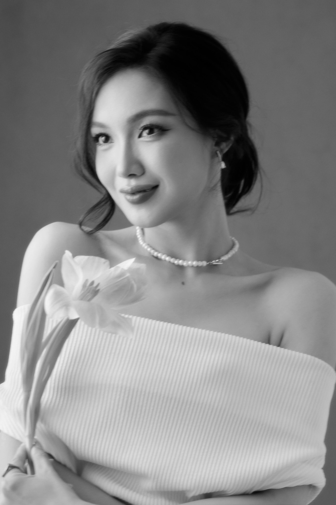 "Trắng công chúa trong tiểu thuyết" — Concept chân dung trắng dành cho người phụ nữ yêu chữ — ảnh 6