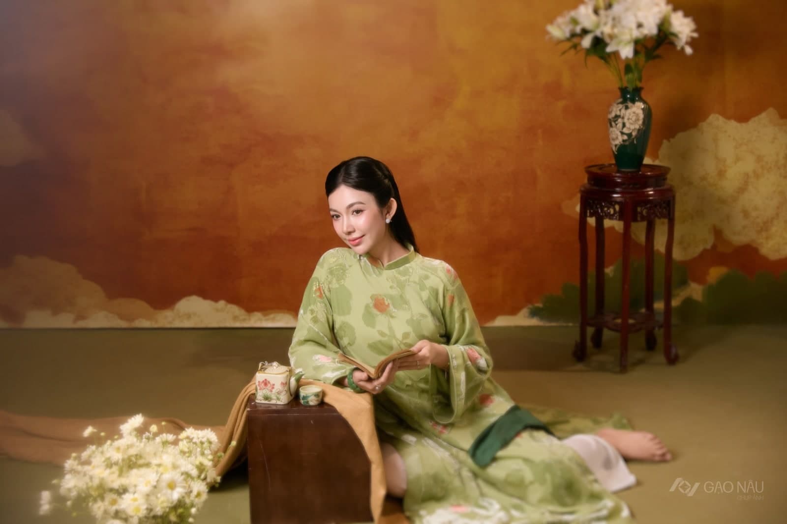Hoàng Kim Mi — Áo dài (góc 5)