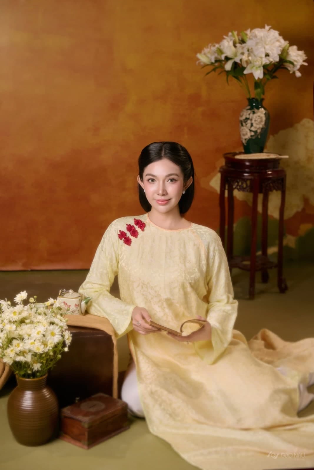 Hoàng Kim Mi — Áo dài (góc 7)