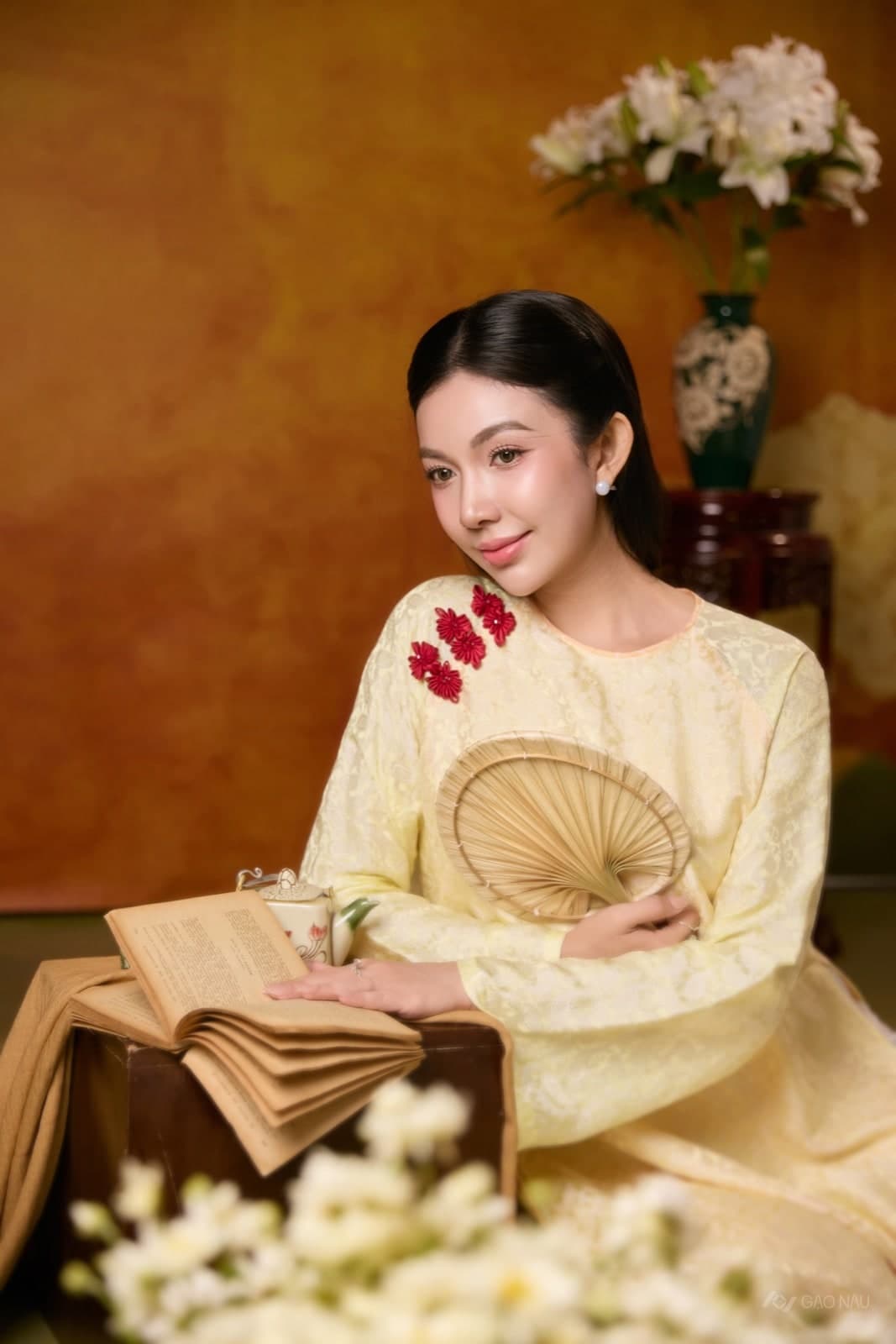 Hoàng Kim Mi — Áo dài (góc 9)