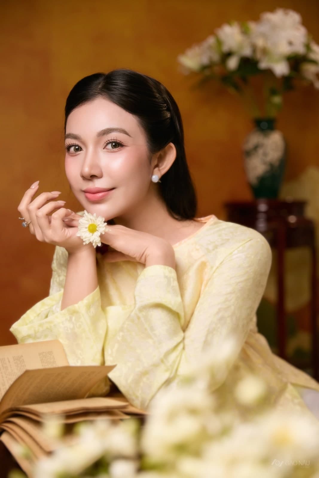 Hoàng Kim Mi — Áo dài (góc 13)