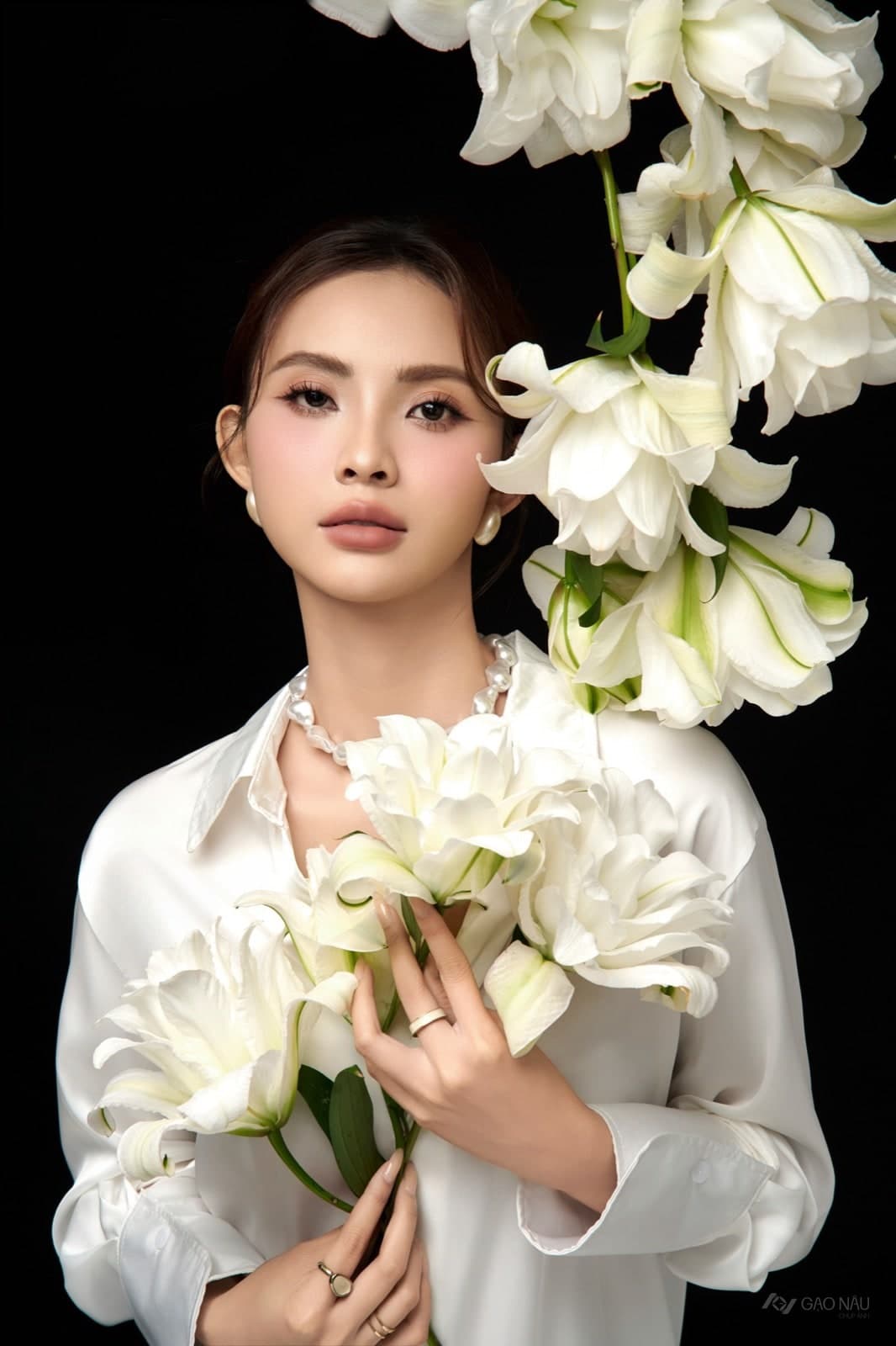 Concept chụp ảnh chân dung Bạch Ái tinh khôi — Gạo Nâu studio Hà Nội & Sài Gòn
