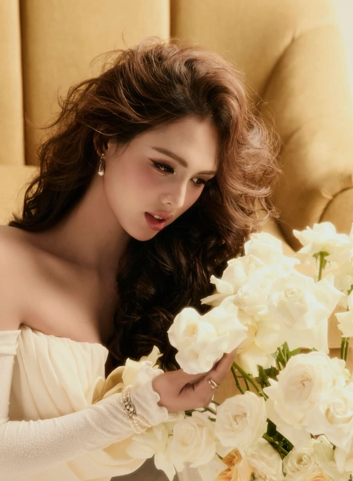 Cá nhân Sunny muse — Chân dung (góc 3)