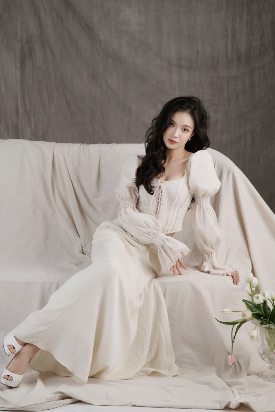 Concept chụp ảnh chân dung Tulip Blanche trắng tinh — Gạo Nâu studio Hà Nội & Sài Gòn