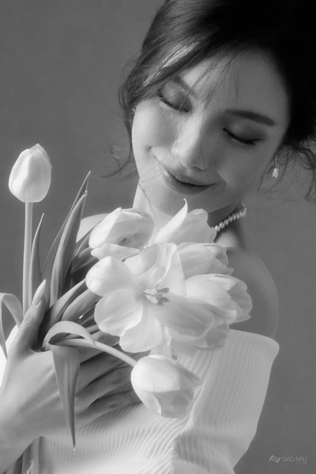Cá nhân Tulip Rouge — Chân dung (góc 11)