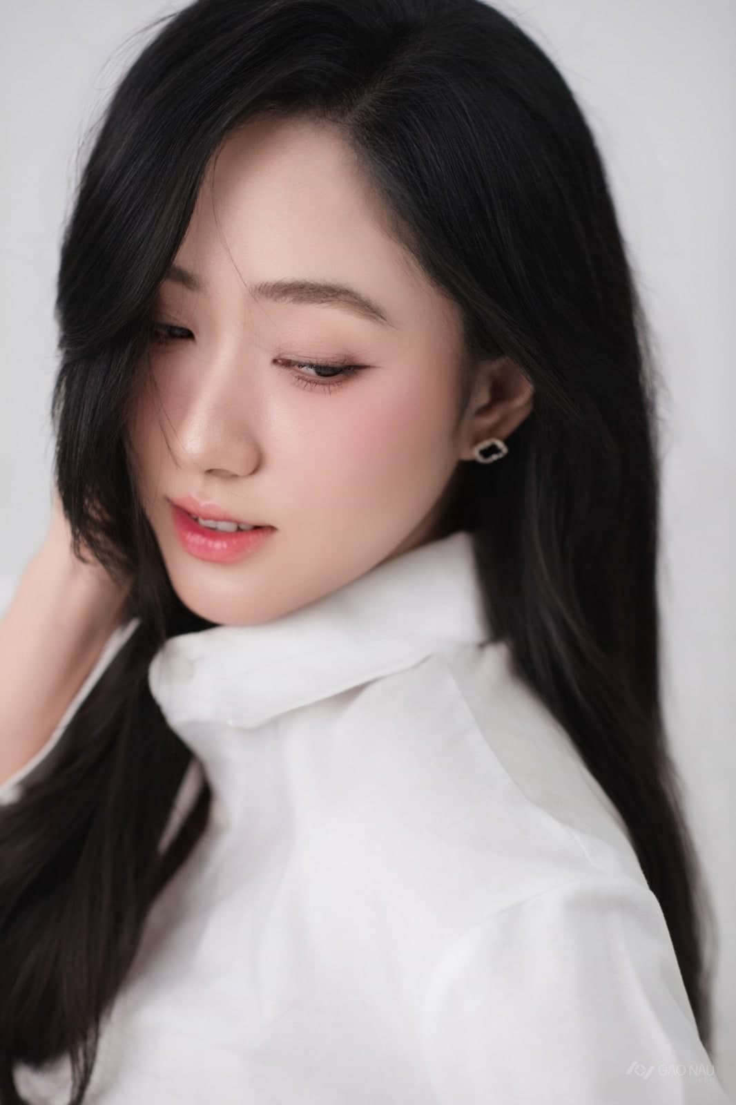 Cá nhân White Essence — Chân dung (góc 9)