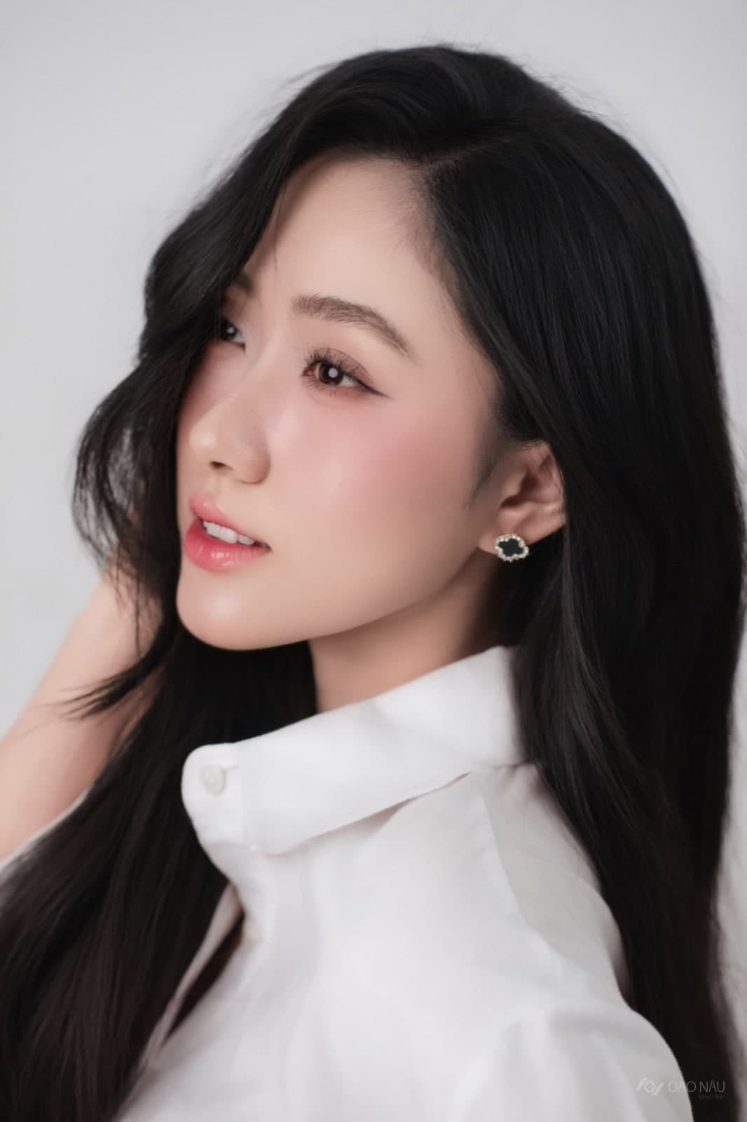 Cá nhân White Essence — Chân dung (góc 10)