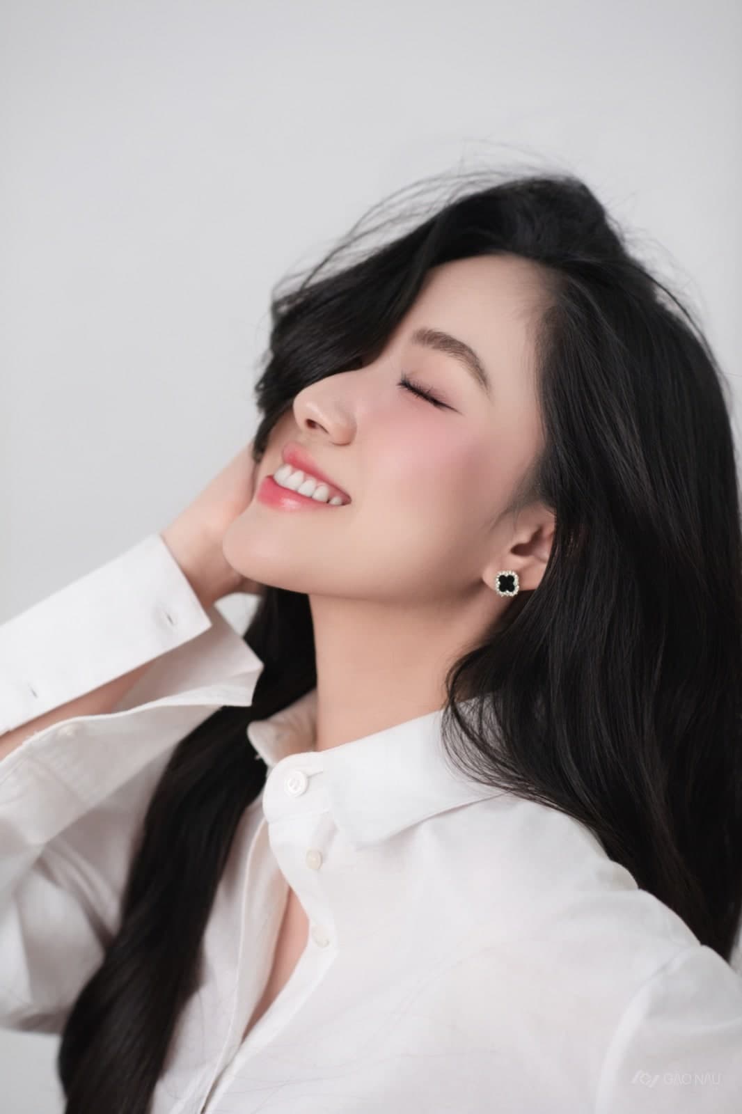 Cá nhân White Essence — Chân dung (góc 11)