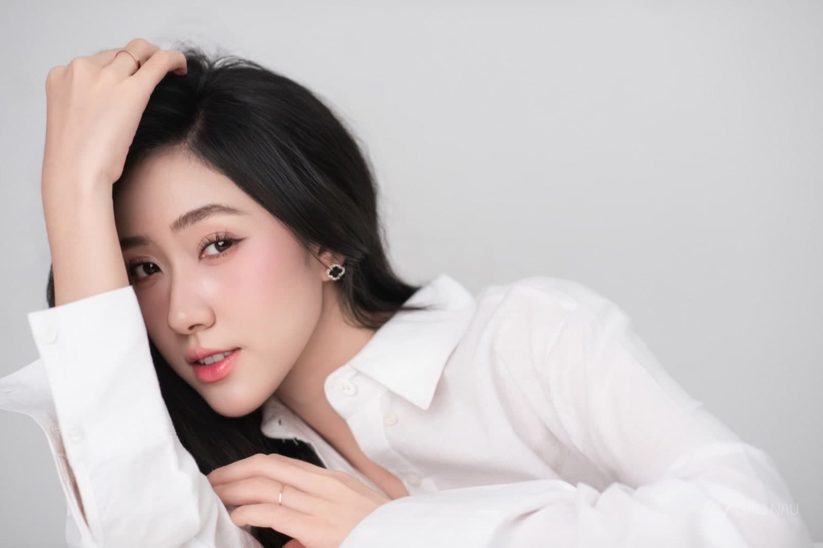 Cá nhân White Essence — Chân dung (góc 24)