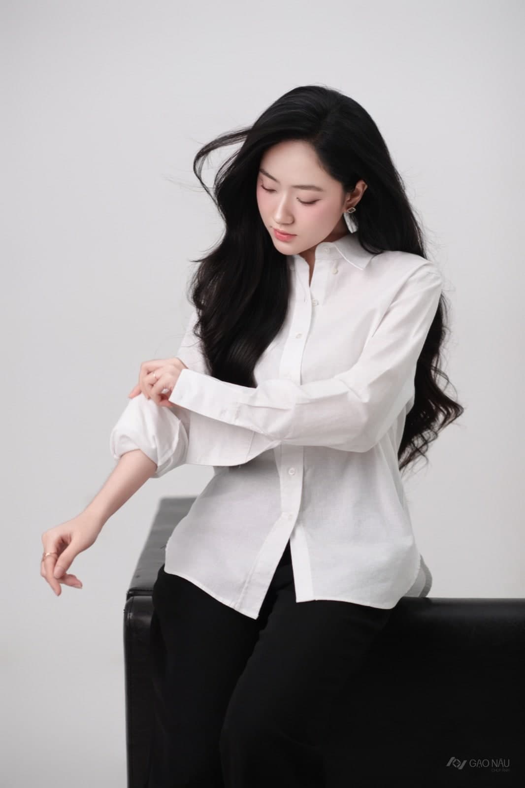 Cá nhân White Essence — Chân dung (góc 25)