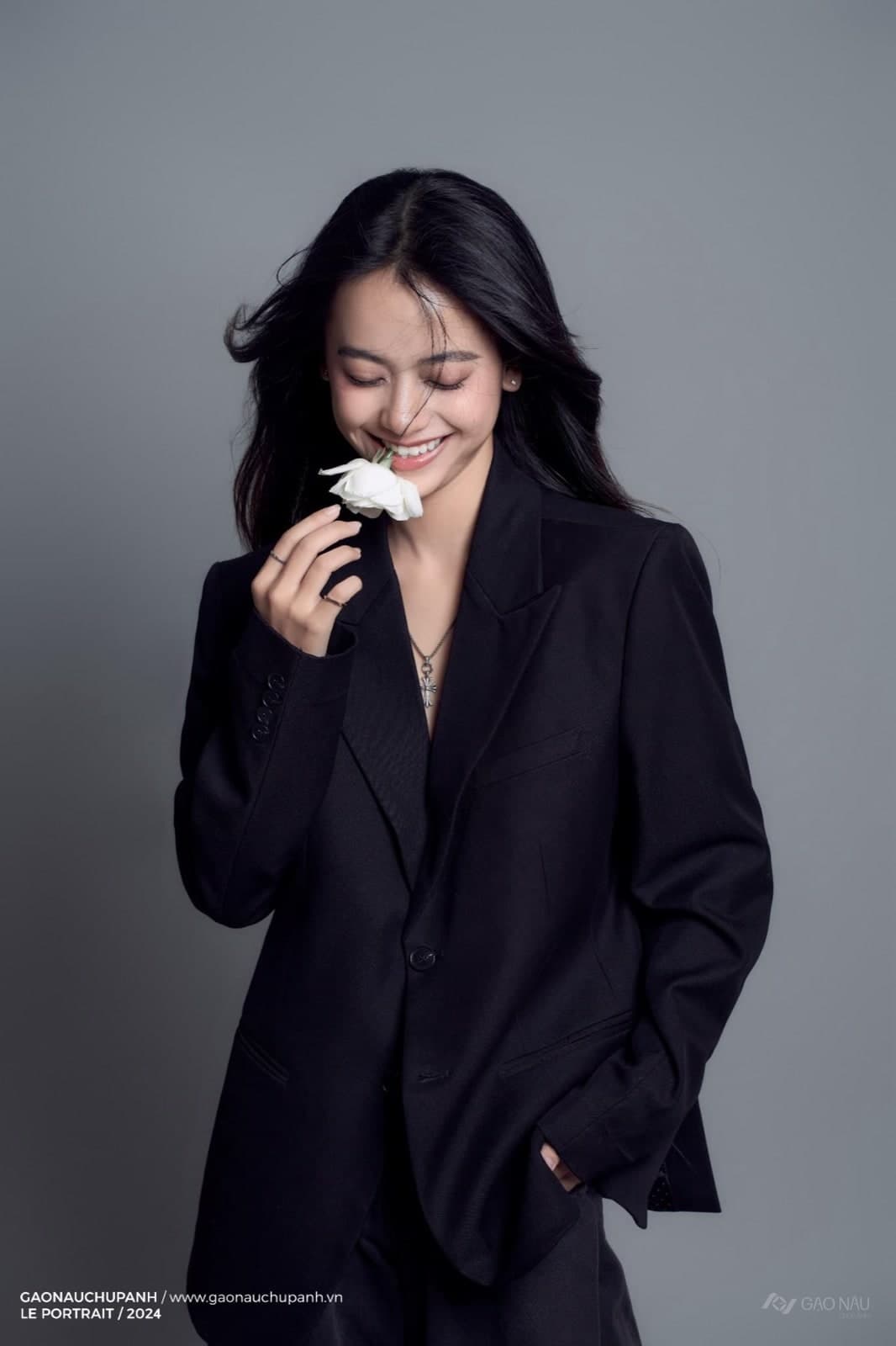 CHÂN DUNG VEST — Chân dung