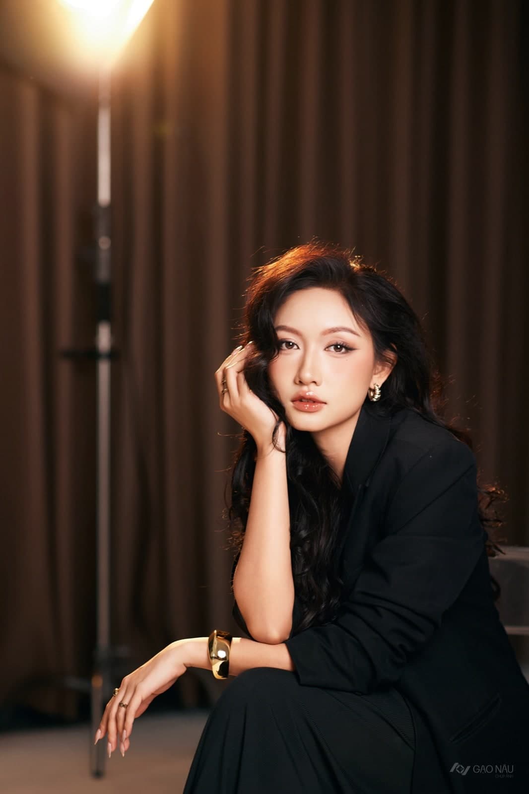 Concept chụp ảnh chân dung Huyền Kim sang trọng — Gạo Nâu studio Hà Nội & Sài Gòn