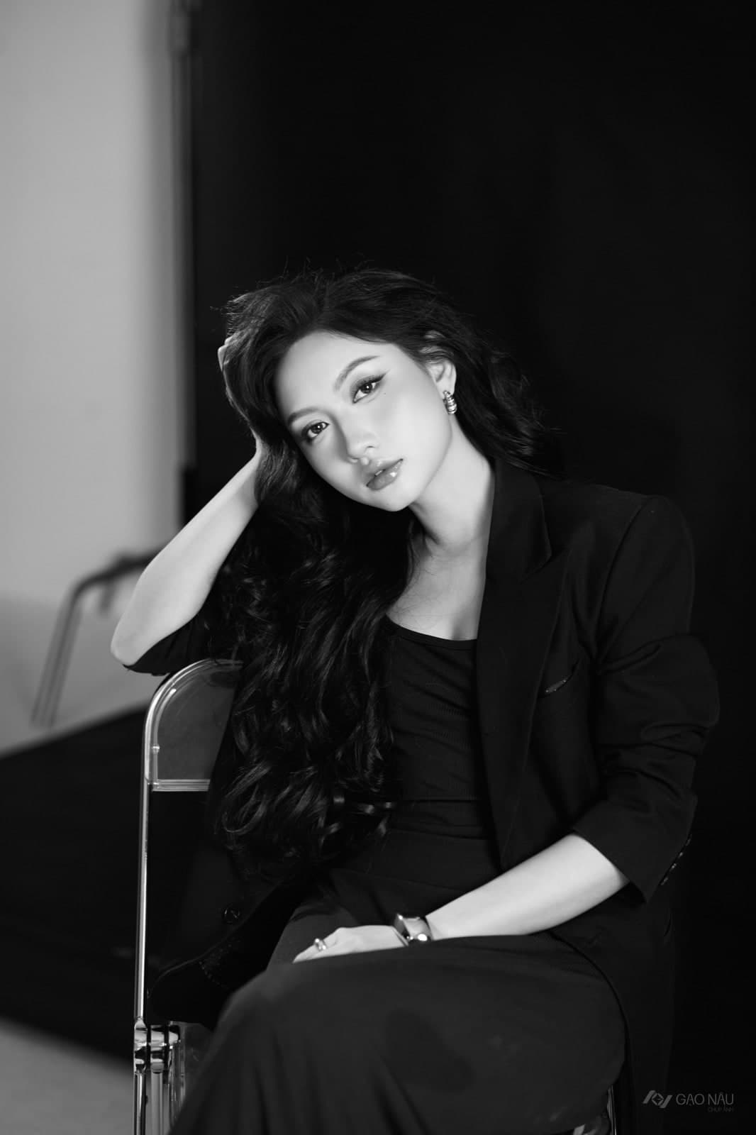 Concept mới 26 Huyền Kim — Chân dung (góc 7)