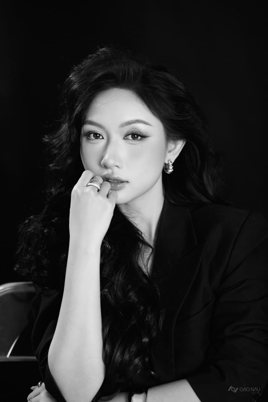 Concept mới 26 Huyền Kim — Chân dung (góc 9)