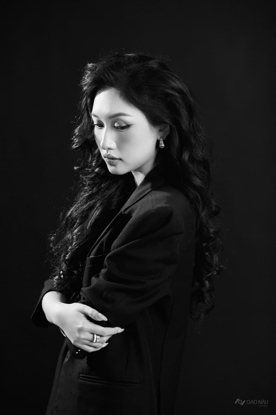 Concept mới 26 Huyền Kim — Chân dung (góc 17)
