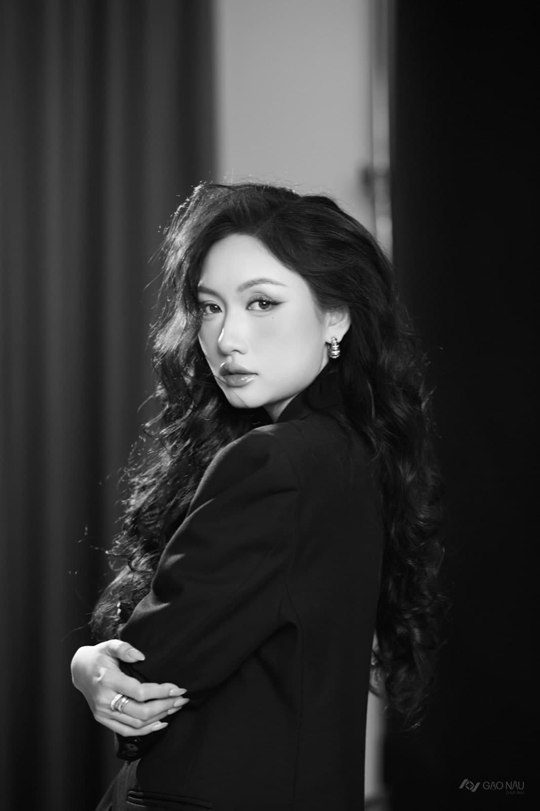 Concept mới 26 Huyền Kim — Chân dung (góc 19)