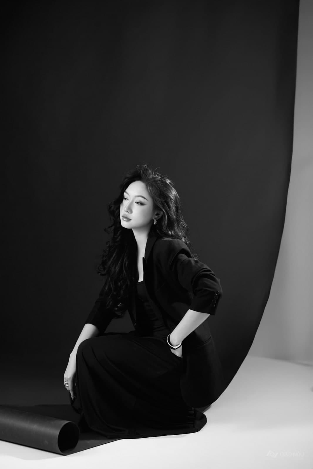 Concept mới 26 Huyền Kim — Chân dung (góc 27)