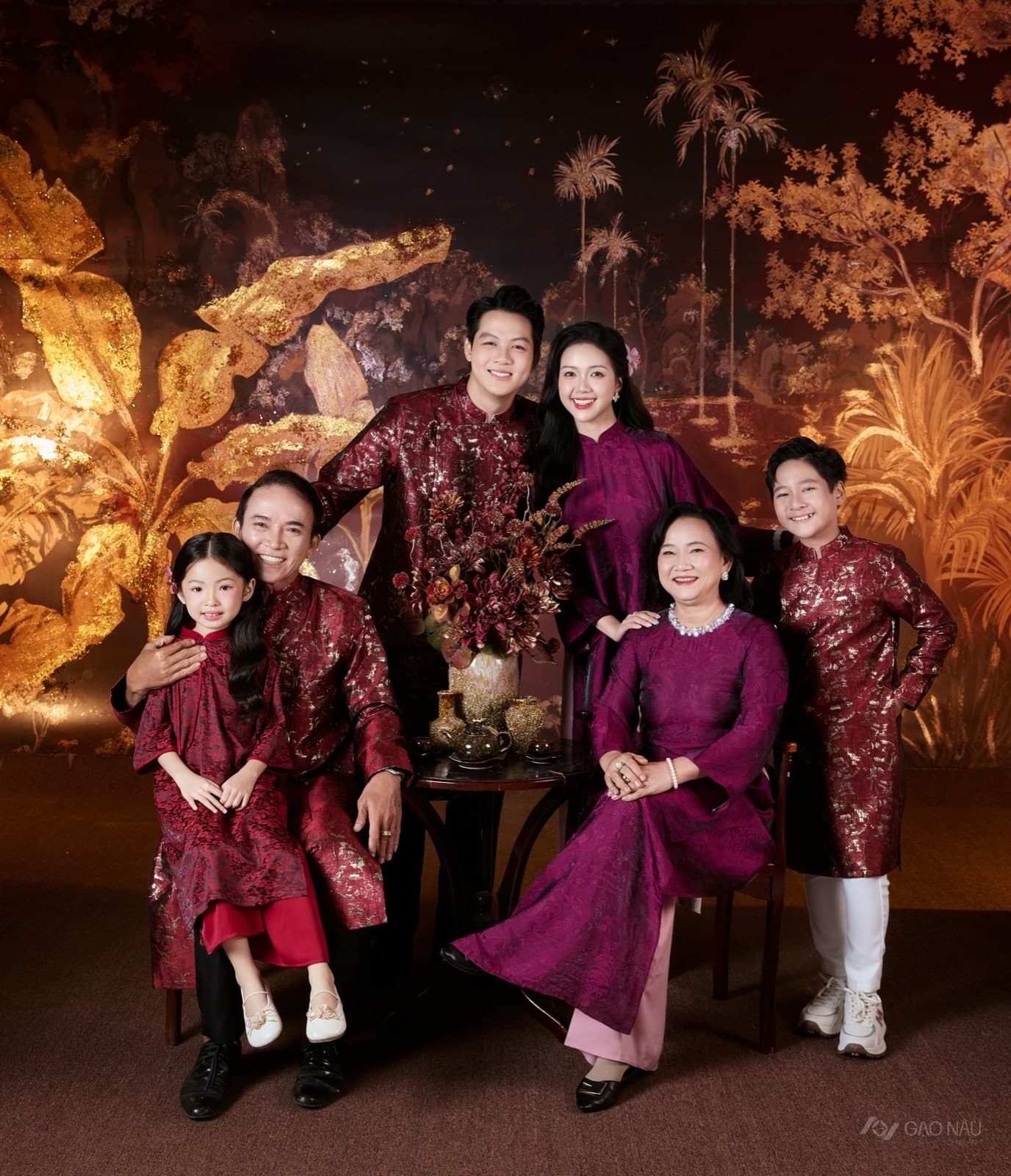 Gia Đình Tết Sơn Mài — Gia đình (góc 3)