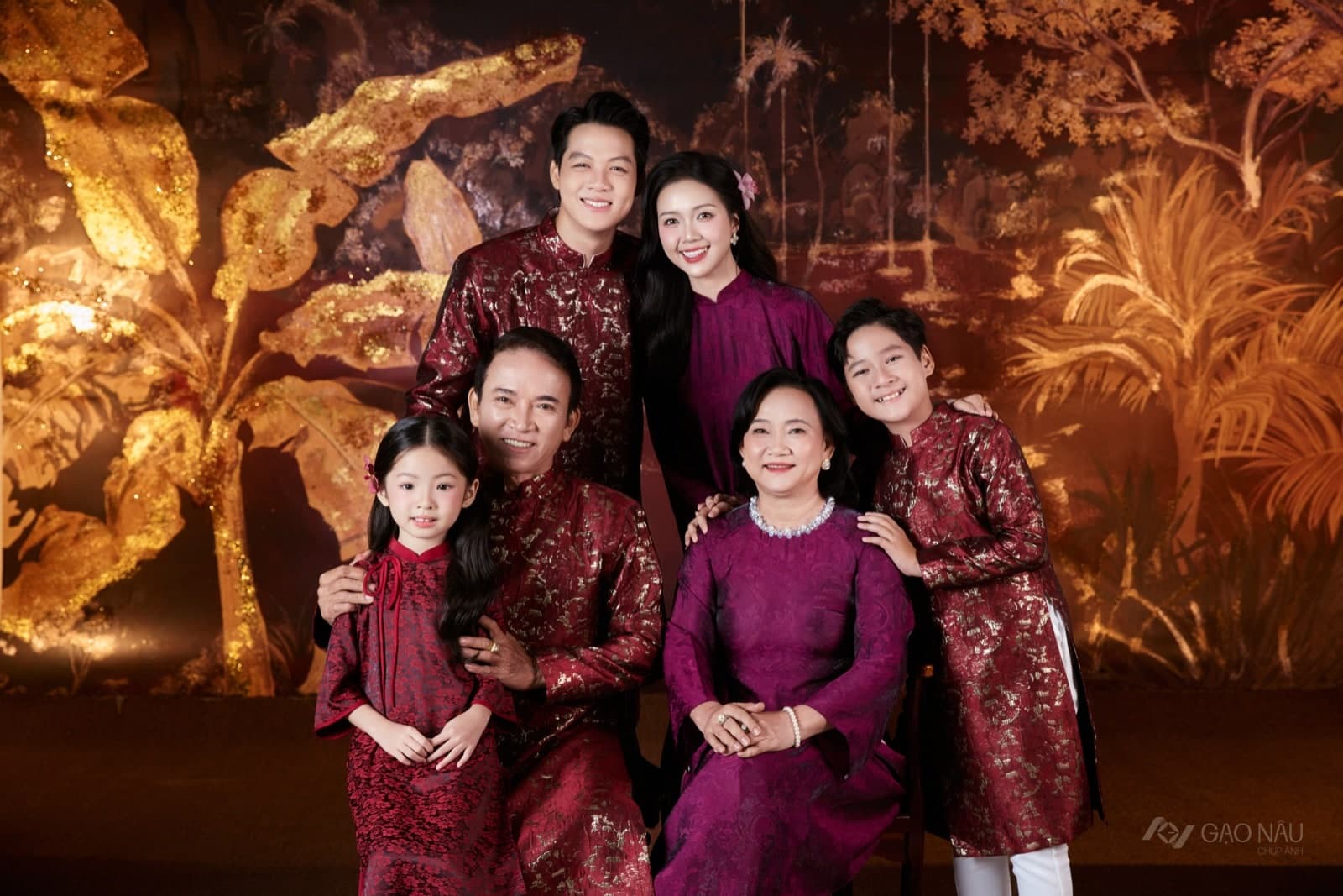 Gia Đình Tết Sơn Mài — Gia đình (góc 7)