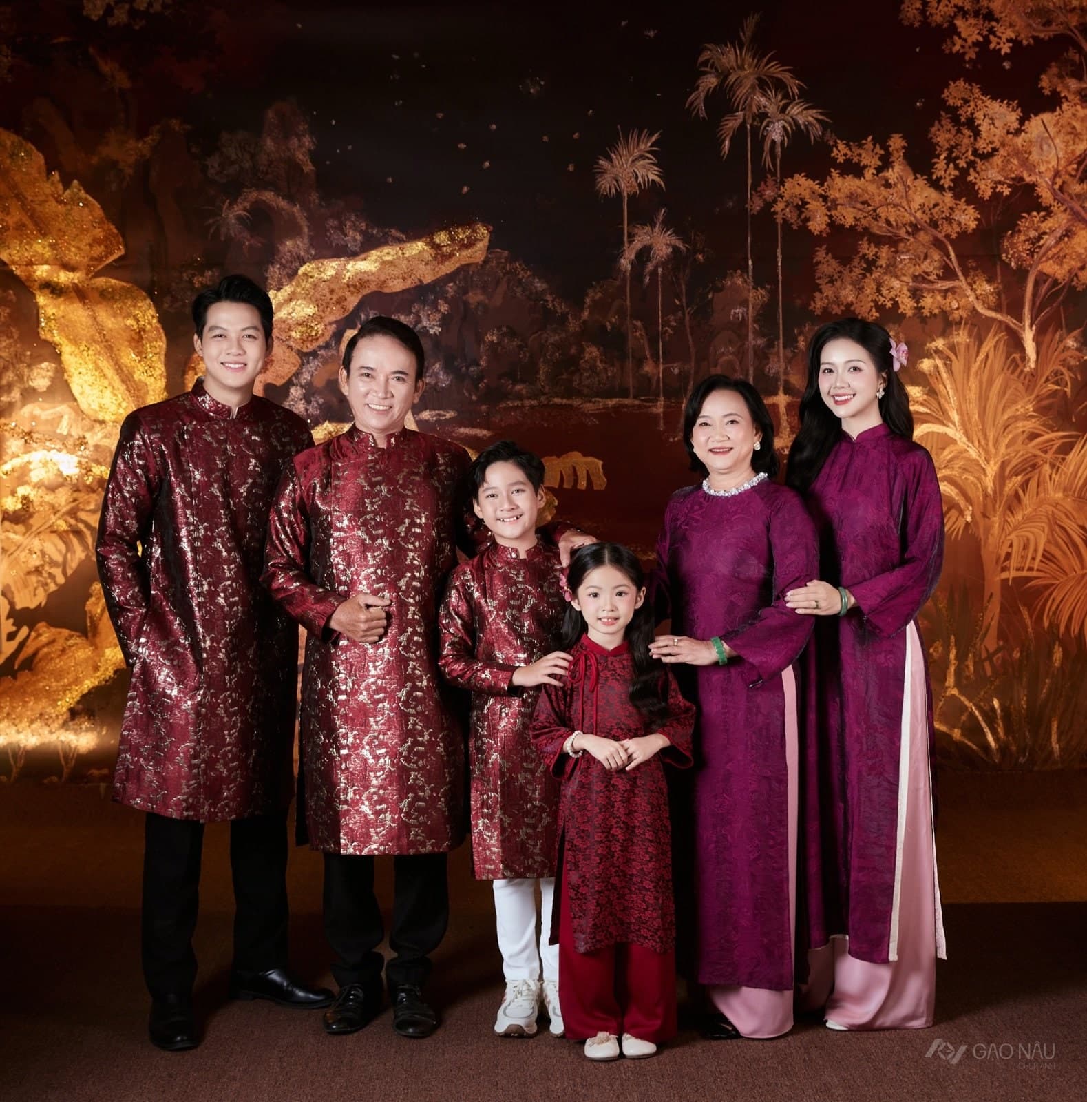 Gia Đình Tết Sơn Mài — Gia đình (góc 8)