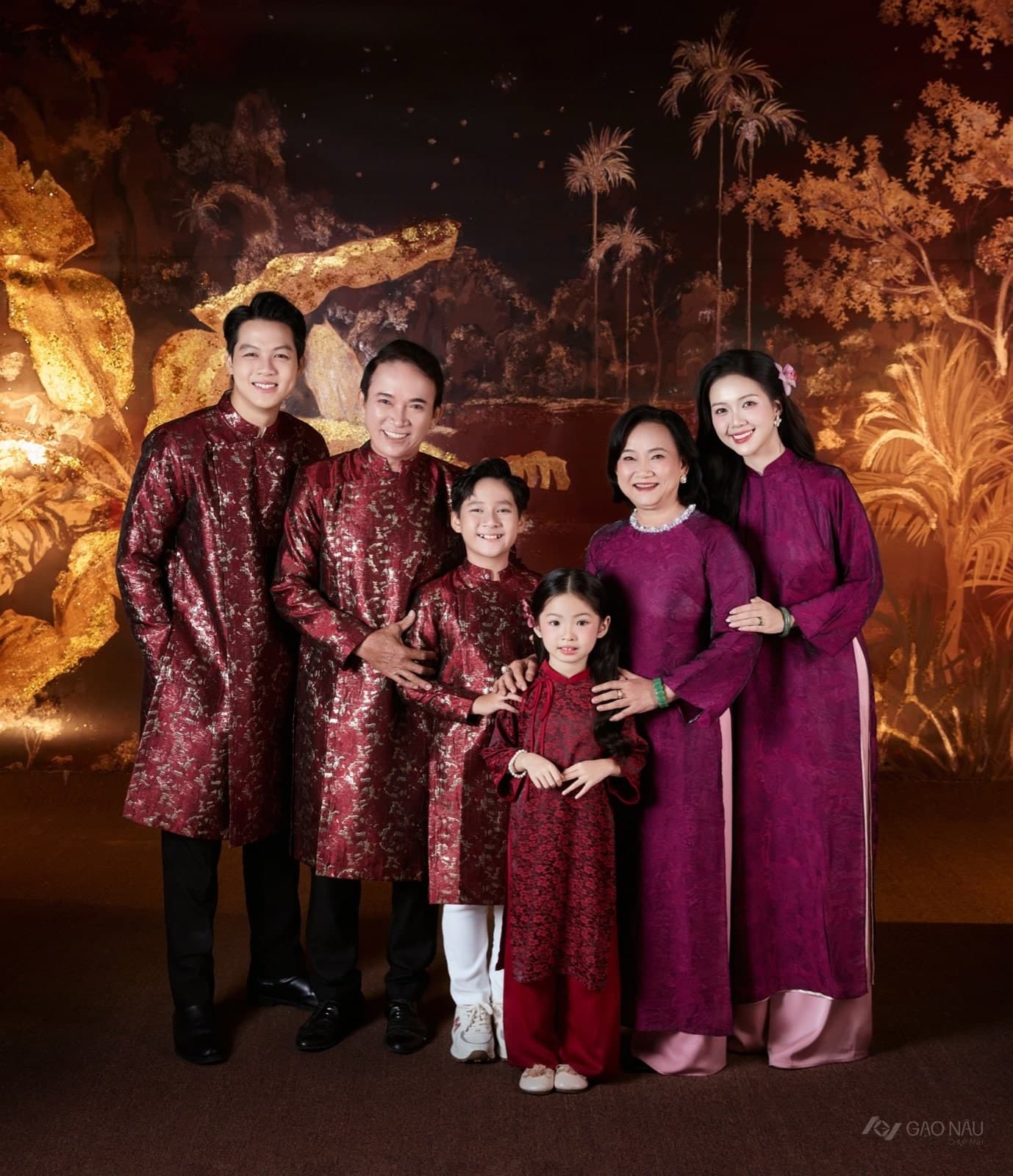 Gia Đình Tết Sơn Mài — Gia đình (góc 9)
