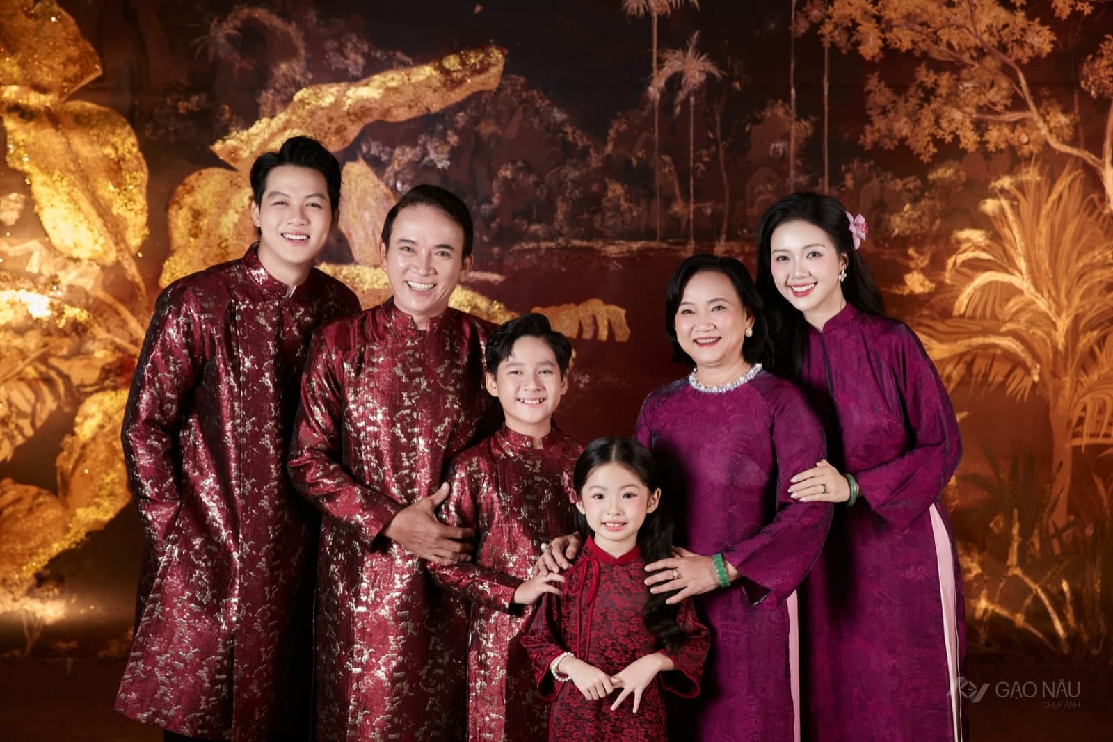 Gia Đình Tết Sơn Mài — Gia đình (góc 10)