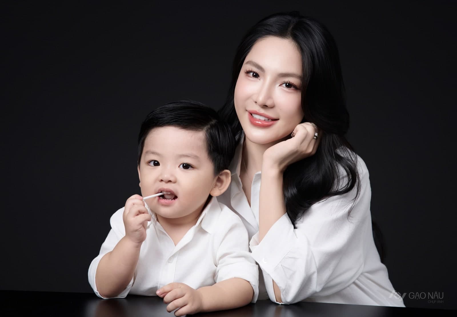 Couple Mẹ và Bé — Mẹ và con