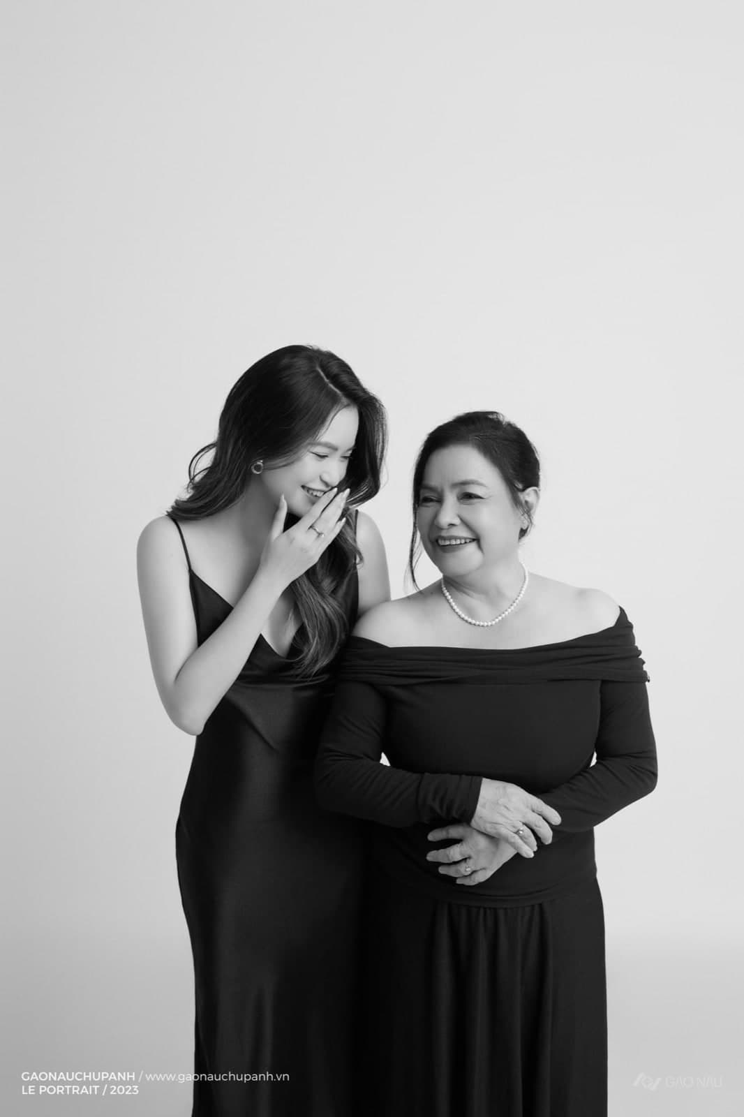 Couple Nữ — Gia đình