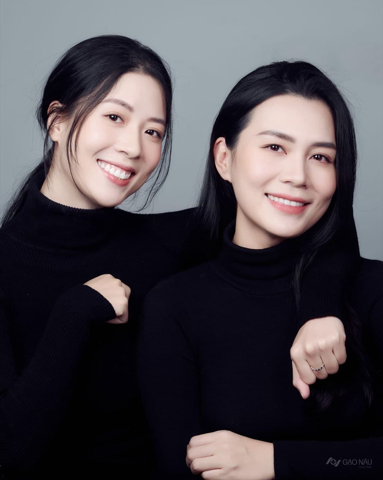 COUPLE NỮ-CC03 — Mẹ và con