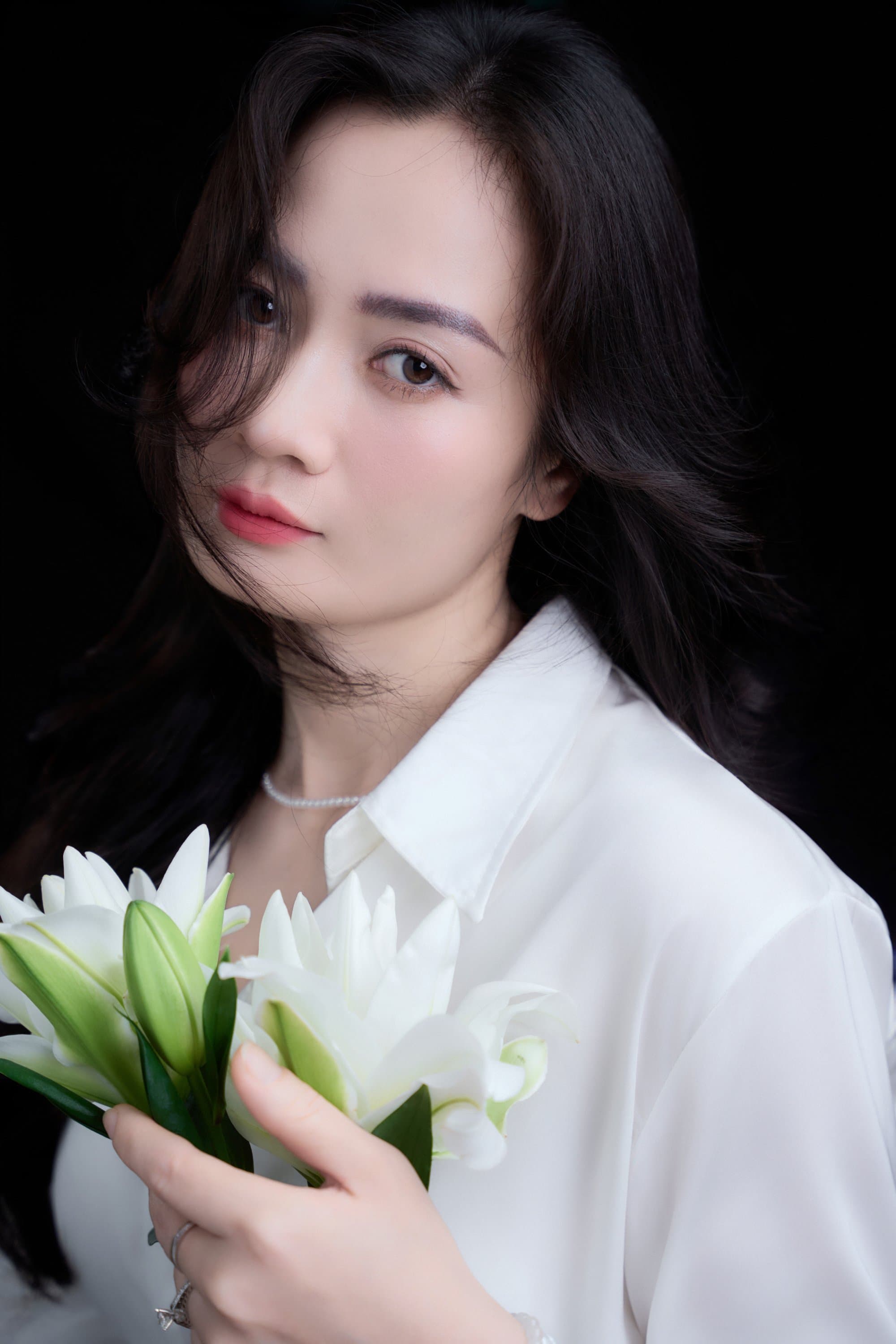 Hai cô con gái và một đời mẹ mãi vương