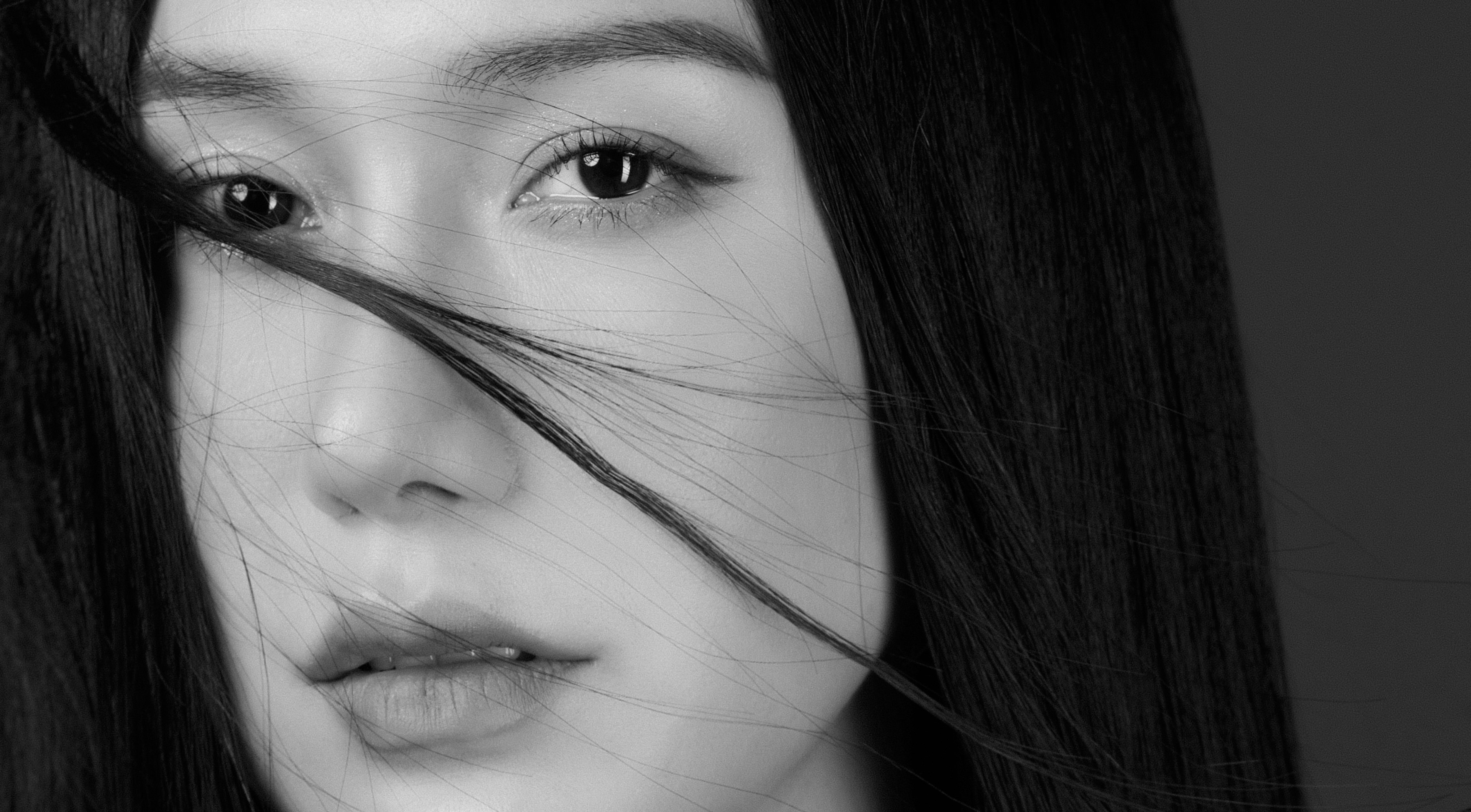 Chụp chân dung đen trắng: Concept signature tại Gạo Nâu Studio — ảnh 2