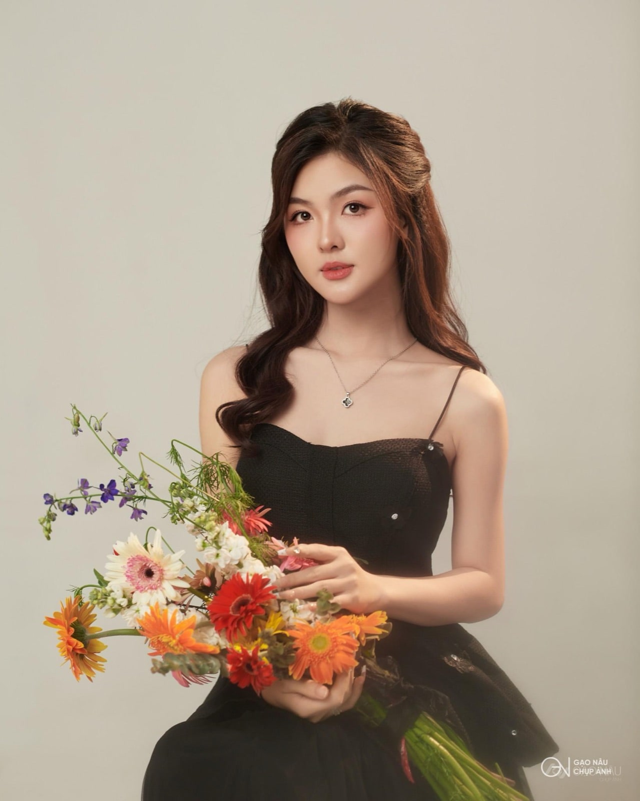 EM VÀ HOA TONE ẤM