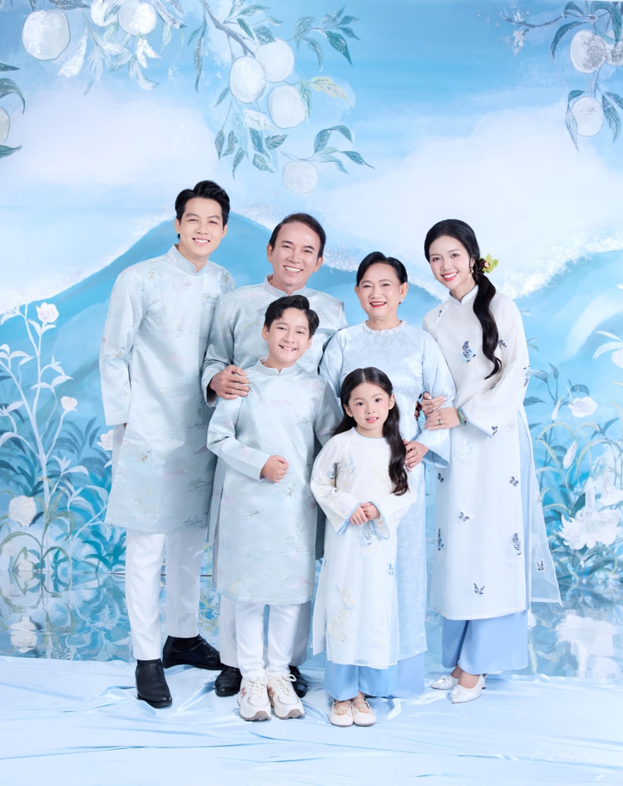 Gia Đình Tết Lụa Là — ảnh 7