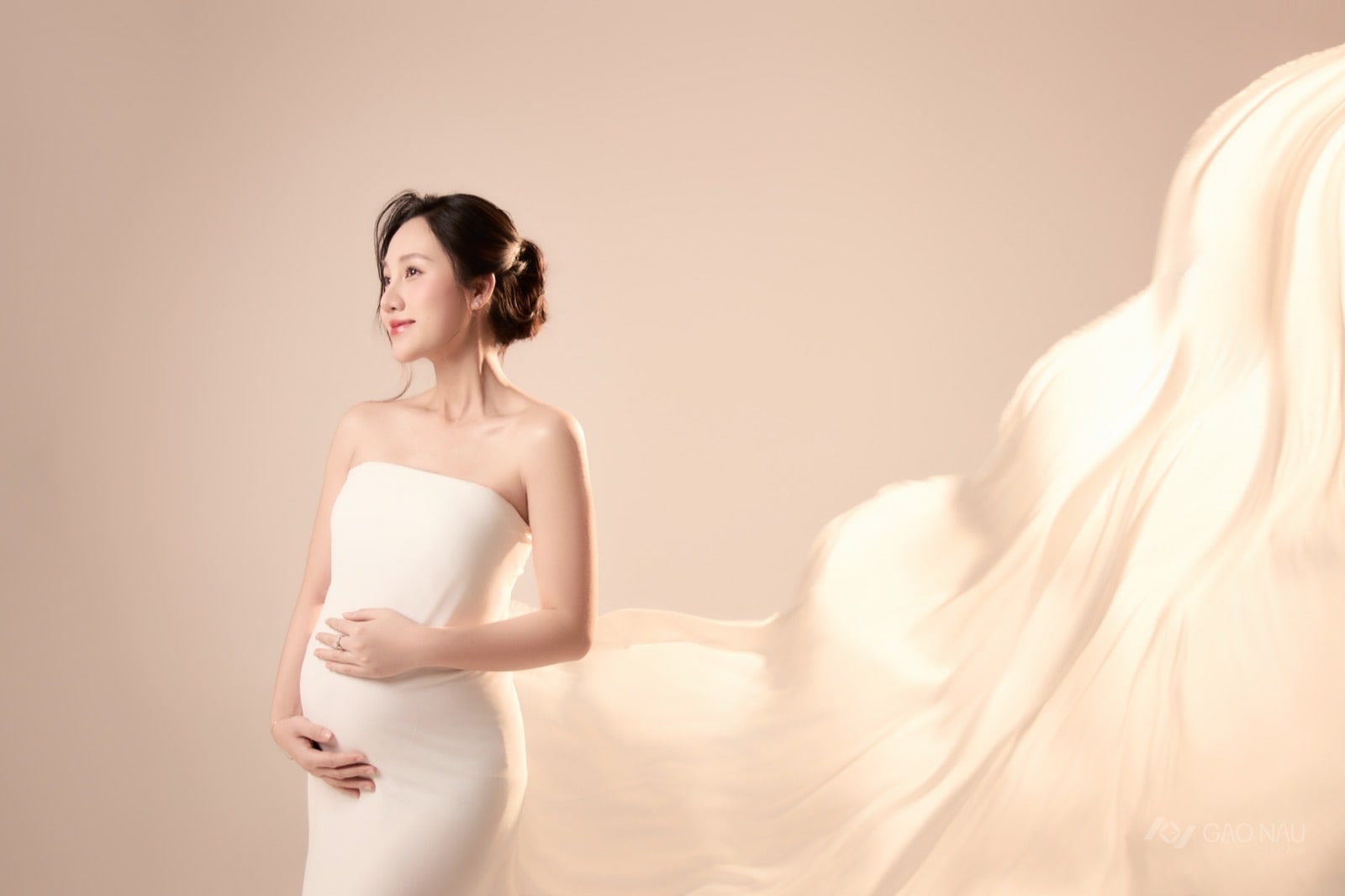 Mẹ bầu nên chụp Bầu hay Bầu Voan? — so sánh 2 concept — khung 4