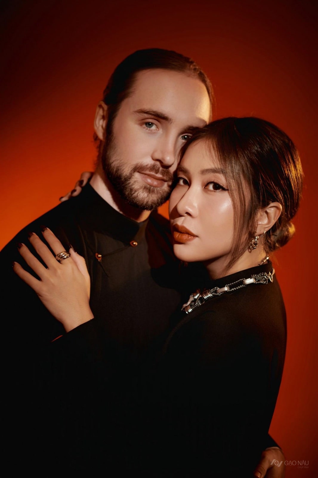 CHỤP ĐÔI BACK ĐỎ