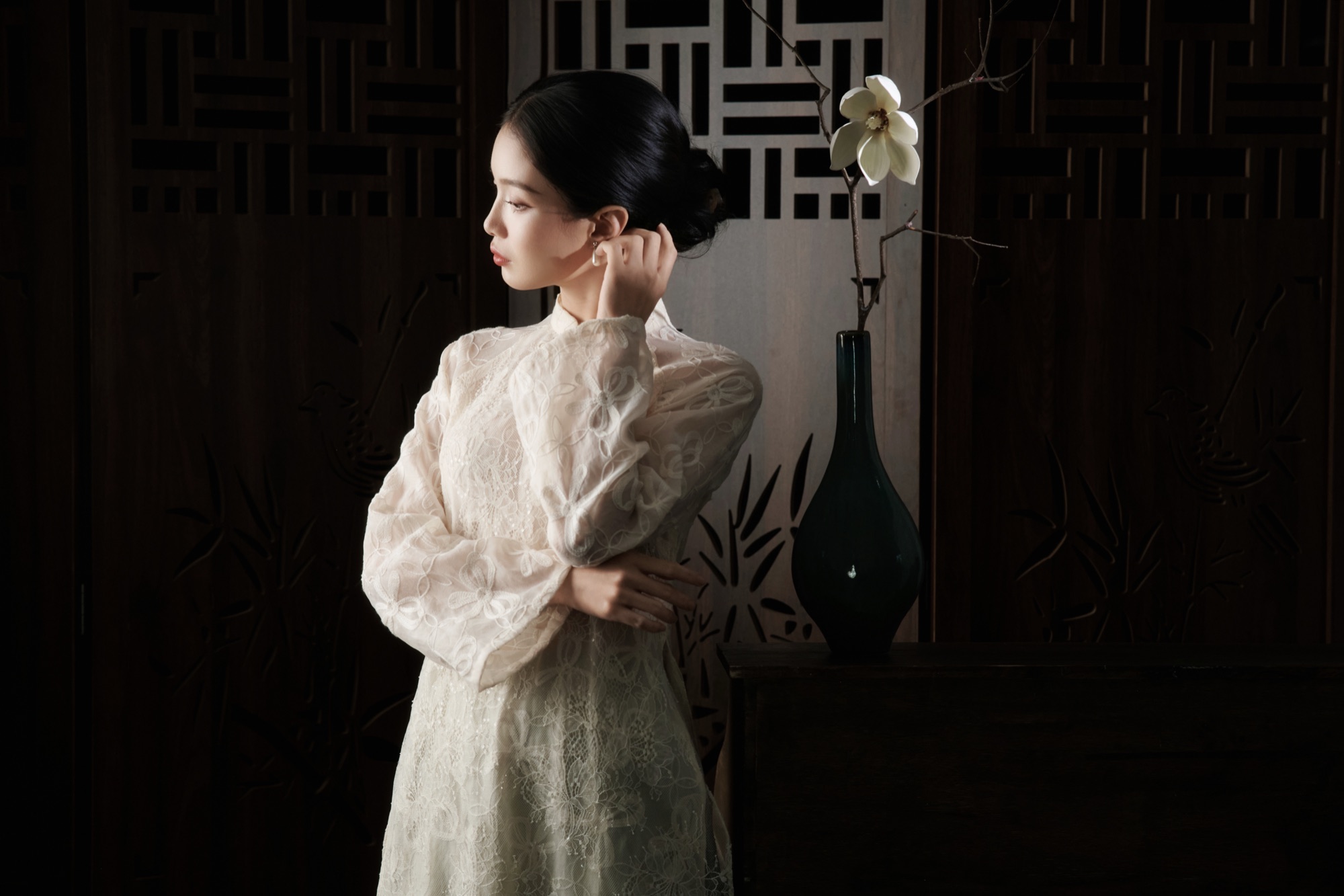 "Áo dài ánh trăng" — Khi áo dài Việt gặp ánh sáng đêm tối — ảnh 2