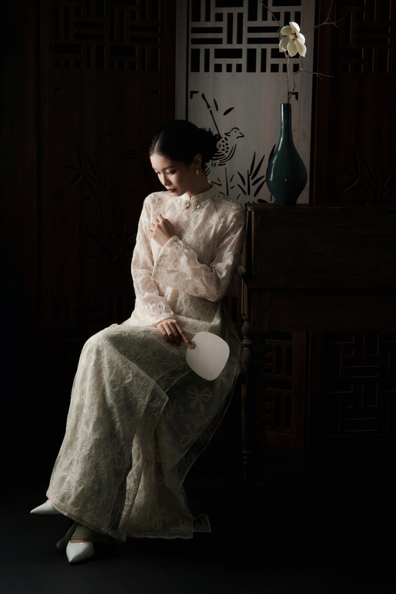 "Áo dài ánh trăng" — Khi áo dài Việt gặp ánh sáng đêm tối — ảnh 6