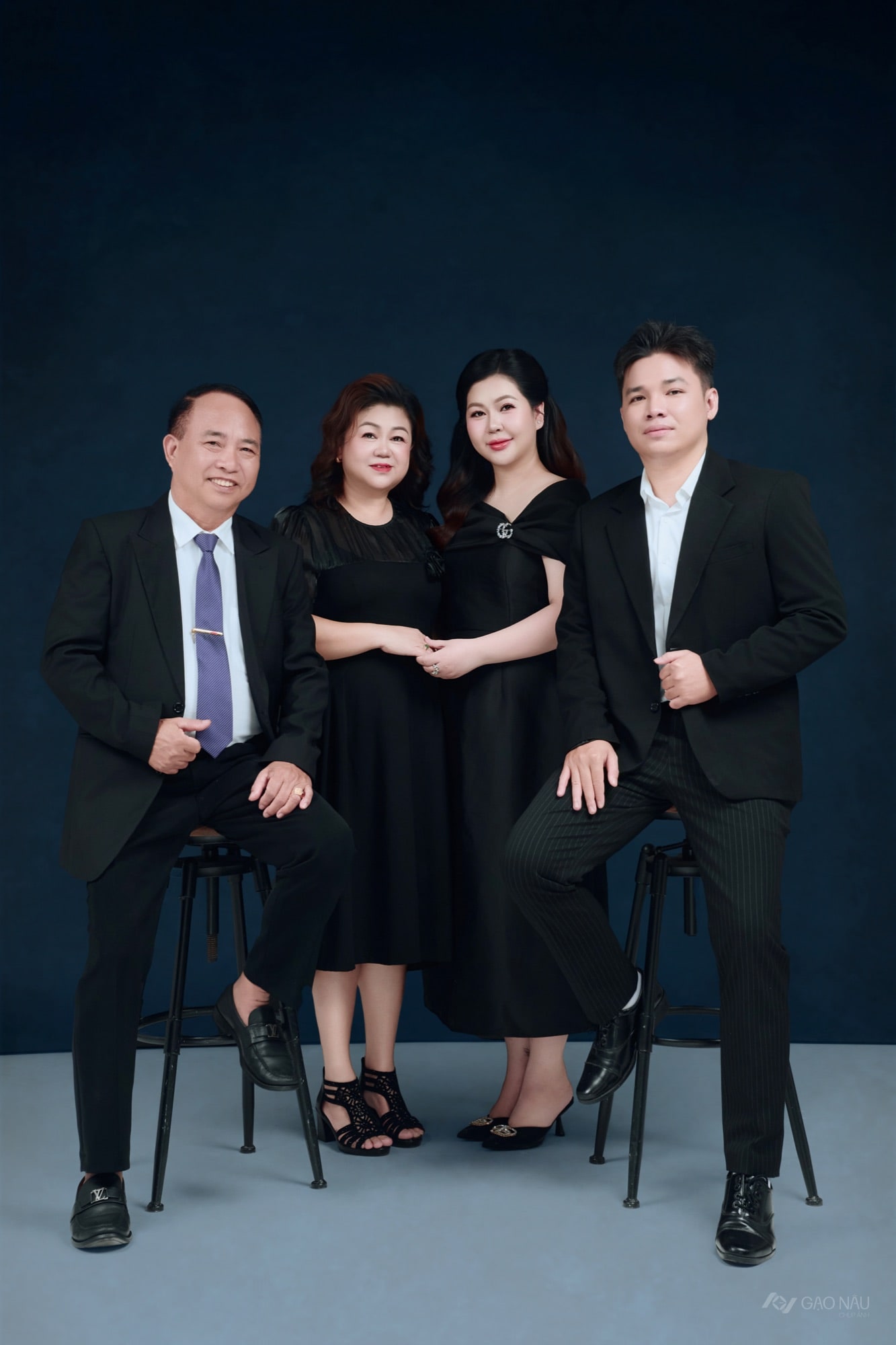 "Gia đình Tài Phú Sung Túc" — Concept chụp ảnh gia đình sang trọng cho ngày Tết và kỷ niệm — ảnh 6