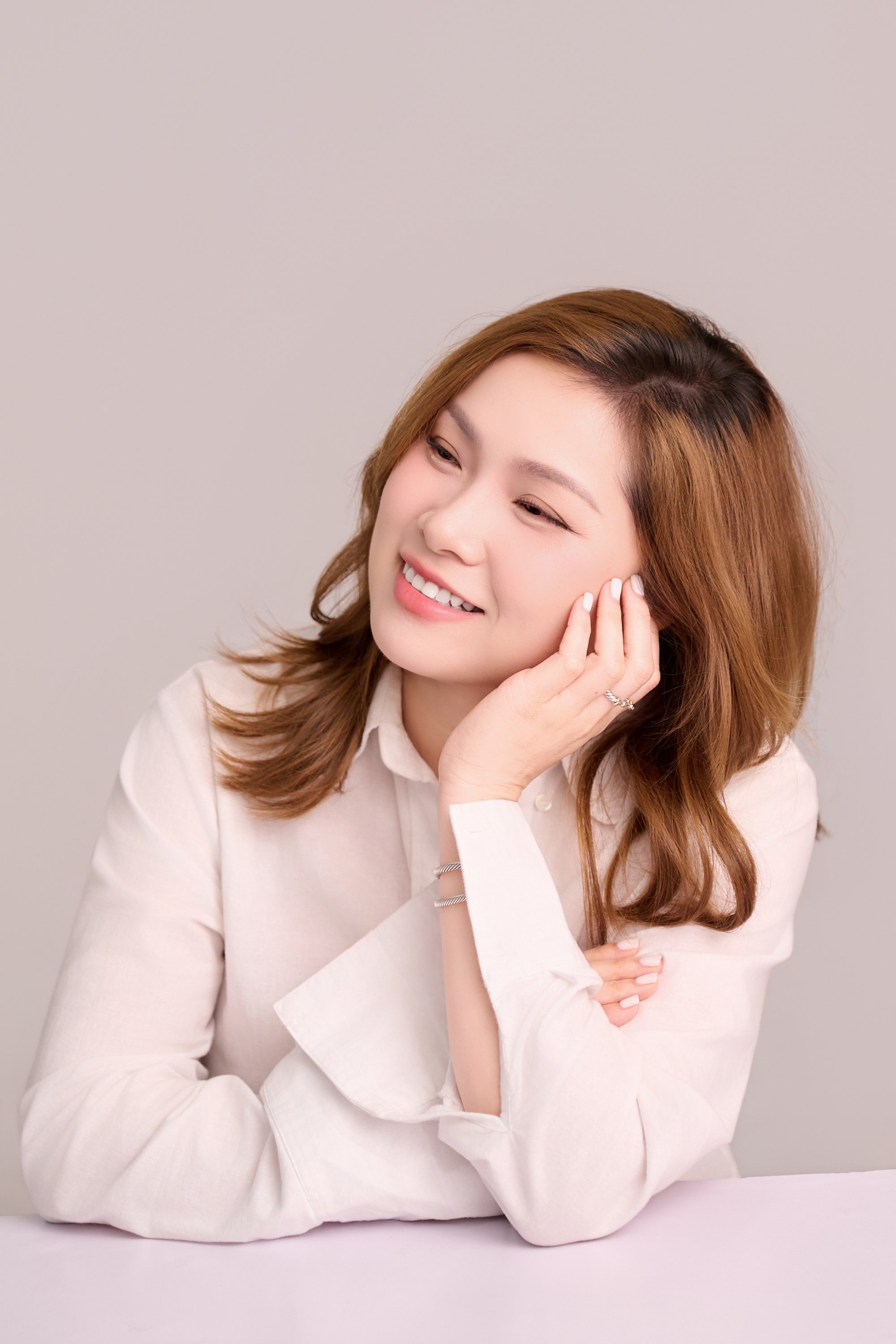 Bó hoa hồng trắng tự tay mua trên đường về 14