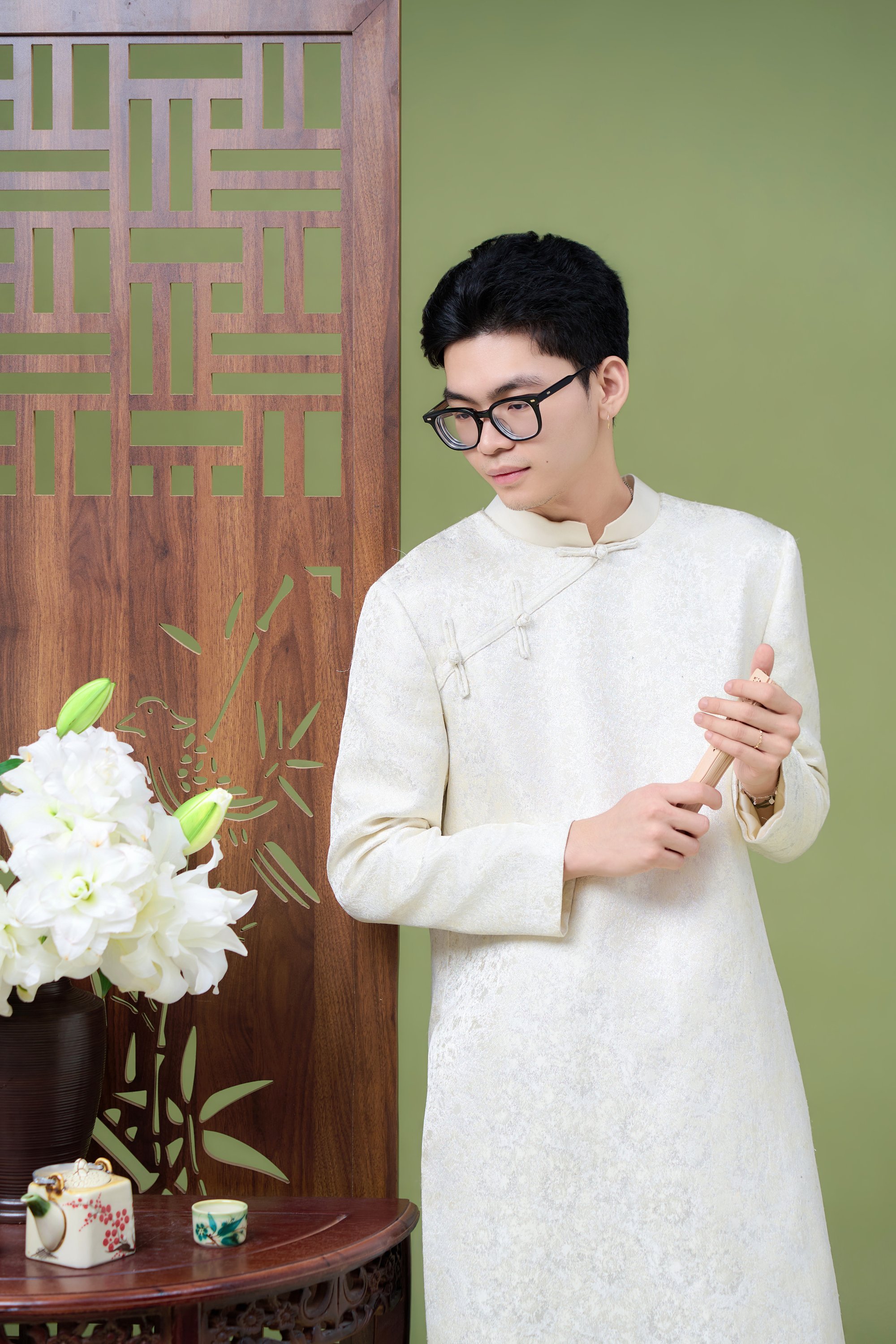 Hai người, một khoảng nhỏ 11