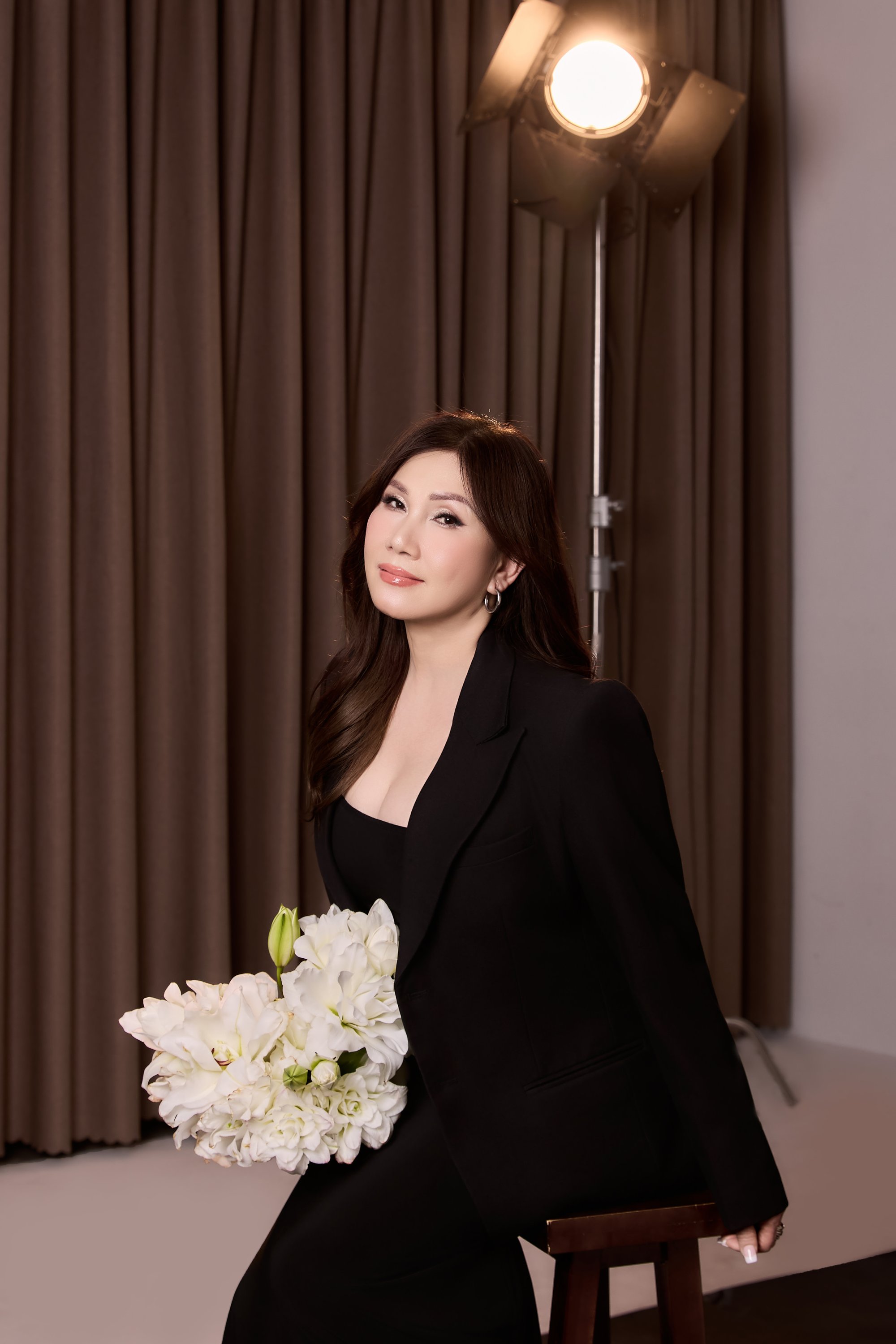 Khi thời gian ngồi xuống trên vai mẹ 1