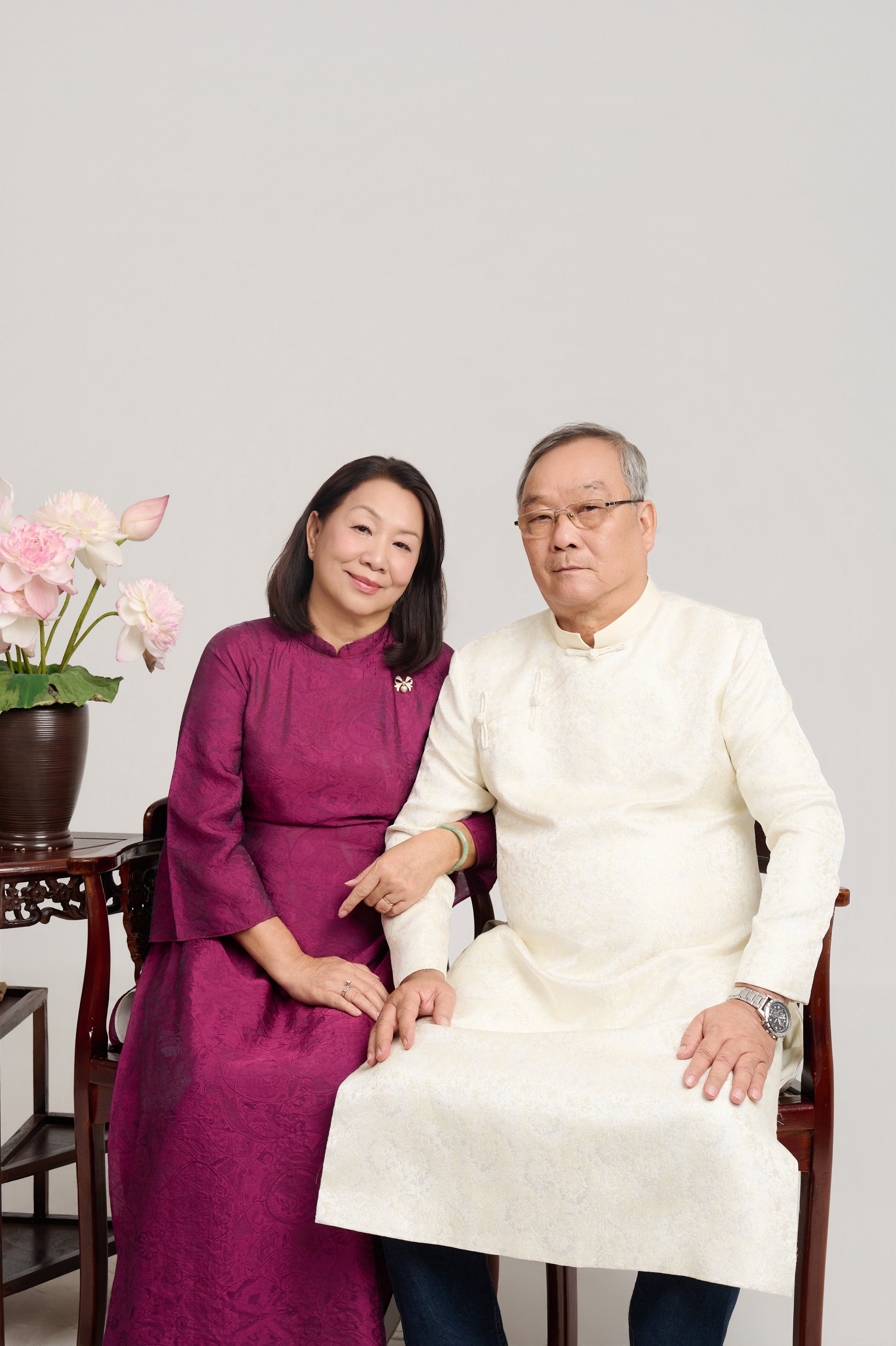 Bên kia là đại dương, bên này là ba mẹ 8