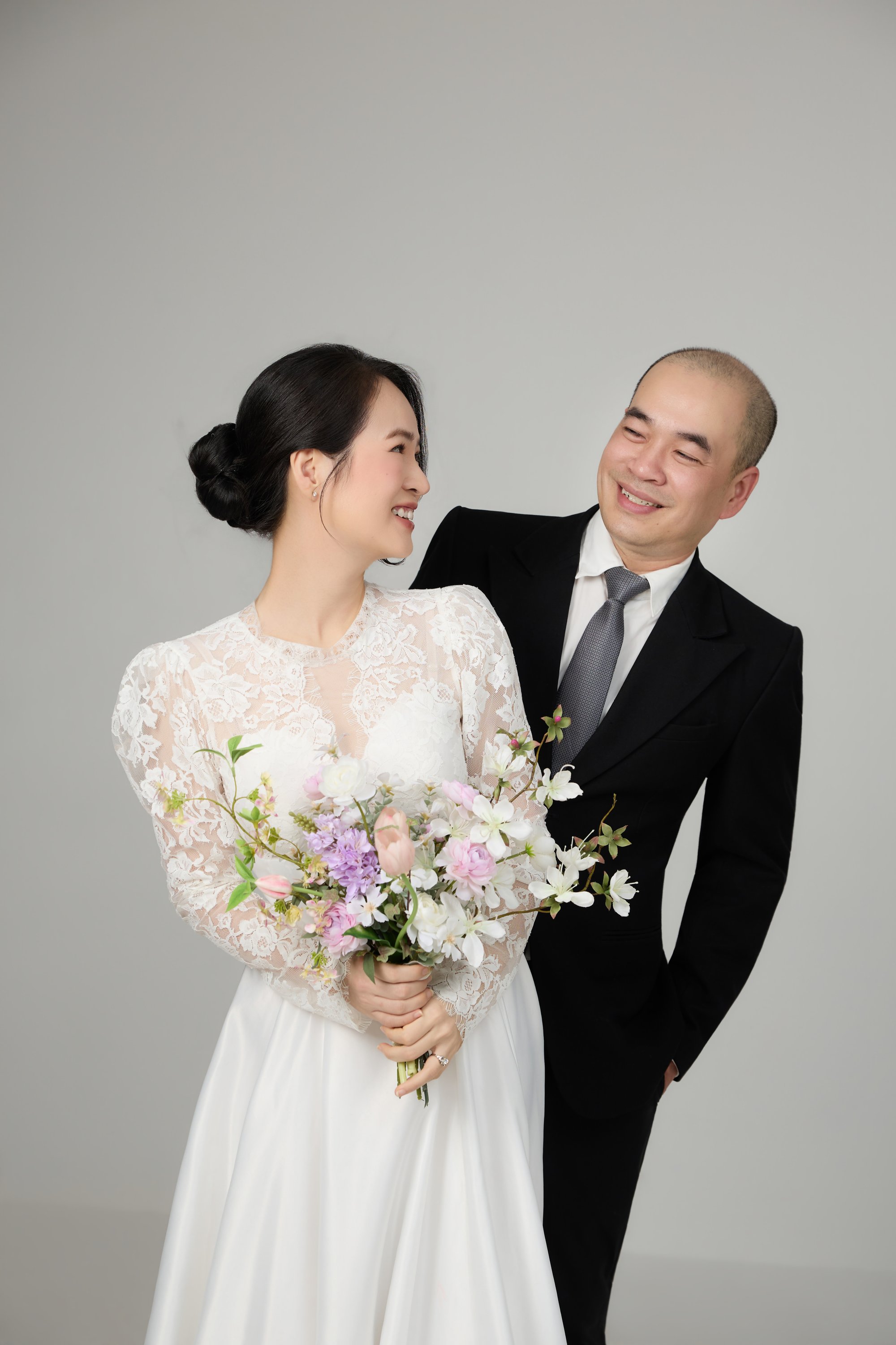 Khi váy trắng đến sau tiếng trẻ con 8