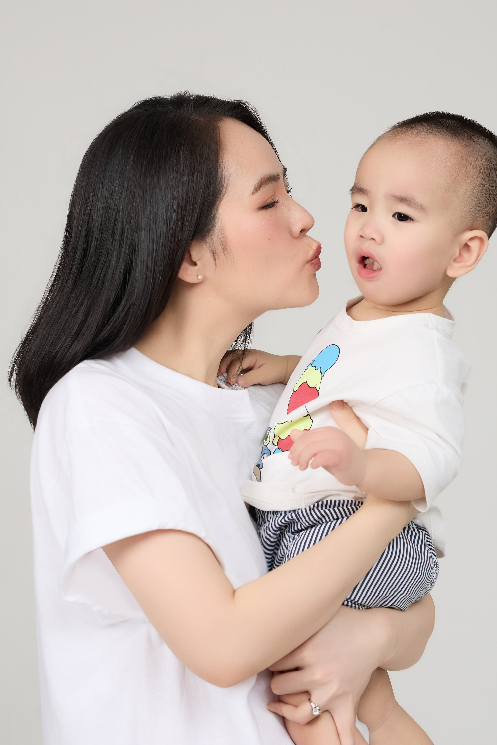 Khi váy trắng đến sau tiếng trẻ con 10
